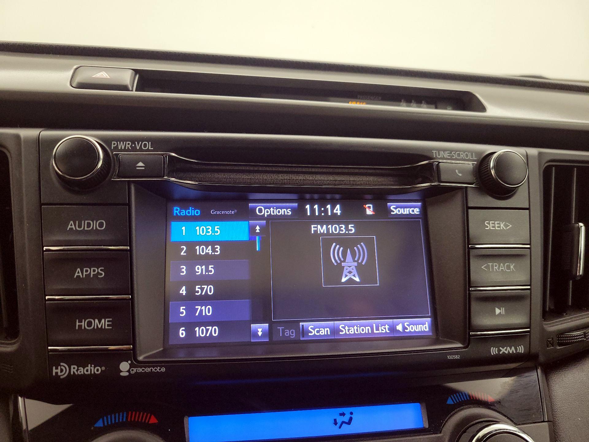 Thumbnail: 2018 Toyota RAV4 - 15