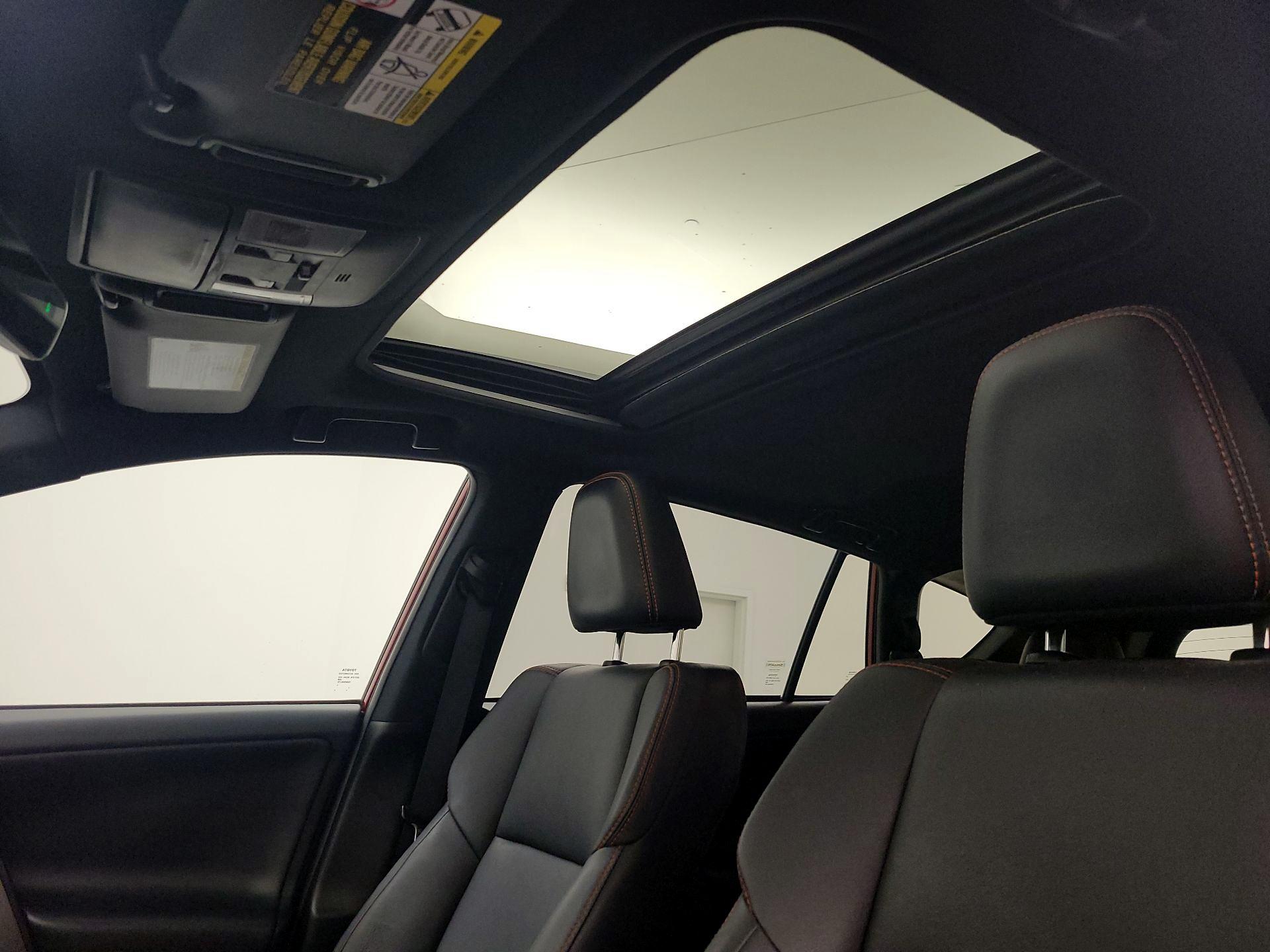 Thumbnail: 2018 Toyota RAV4 - 19