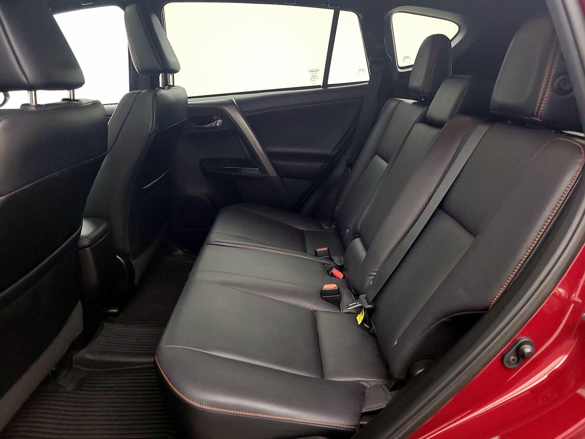 Thumbnail: 2018 Toyota RAV4 - 20