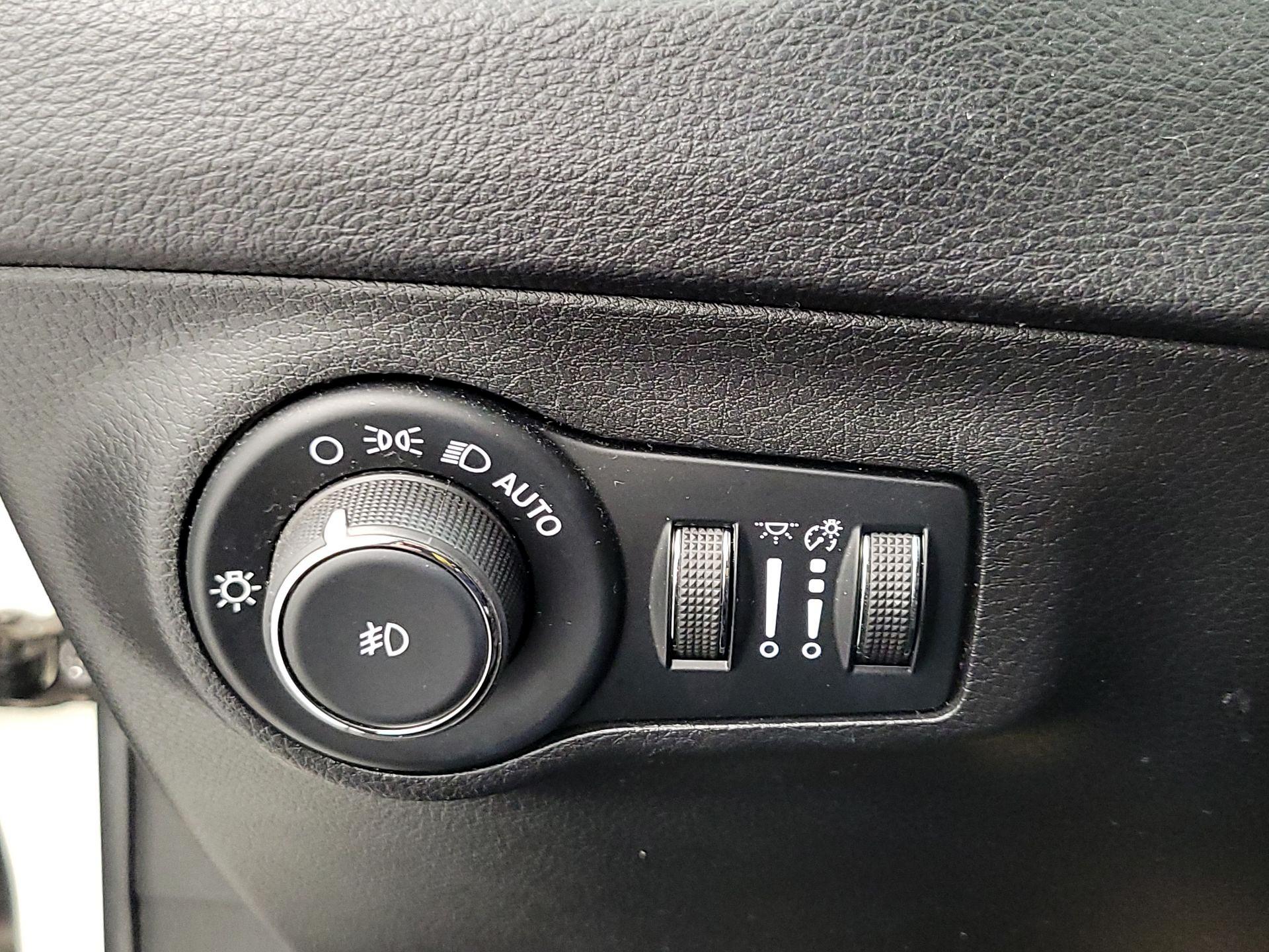 Thumbnail: 2019 Jeep Compass - 13