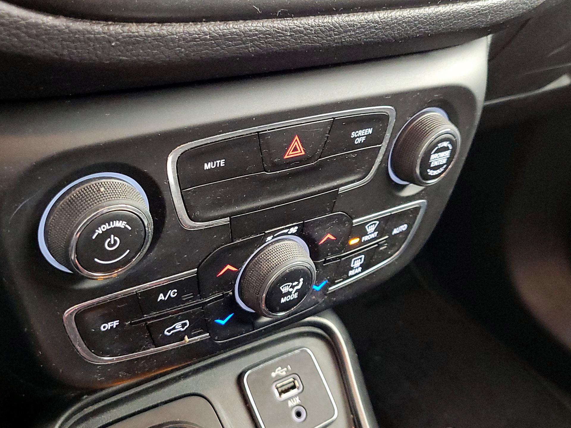 Thumbnail: 2019 Jeep Compass - 16