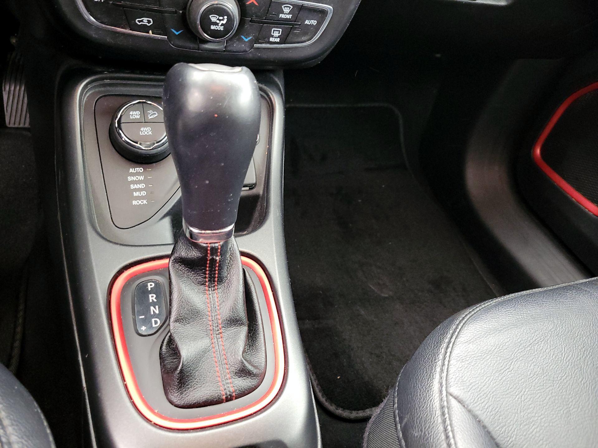 Thumbnail: 2019 Jeep Compass - 17