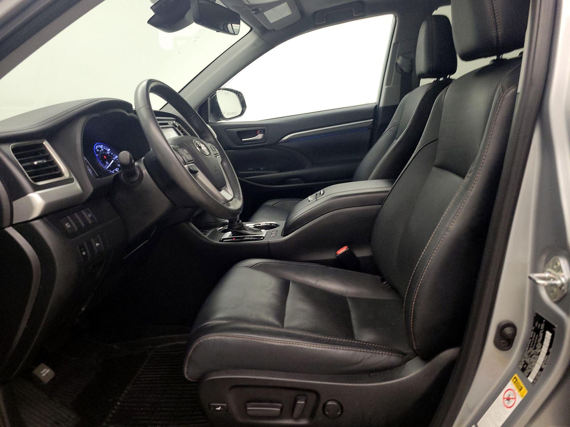 Thumbnail: 2019 Toyota Highlander - 11