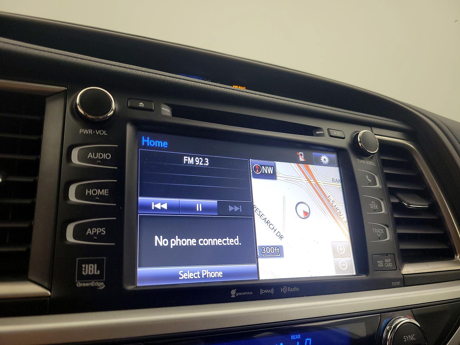 Thumbnail: 2019 Toyota Highlander - 14