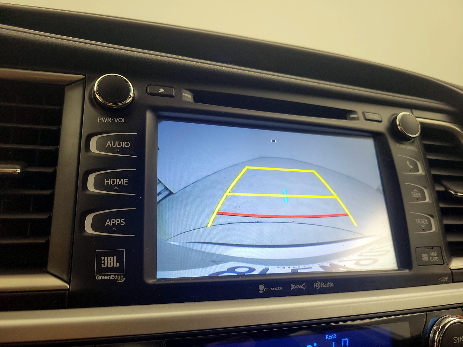 Thumbnail: 2019 Toyota Highlander - 15