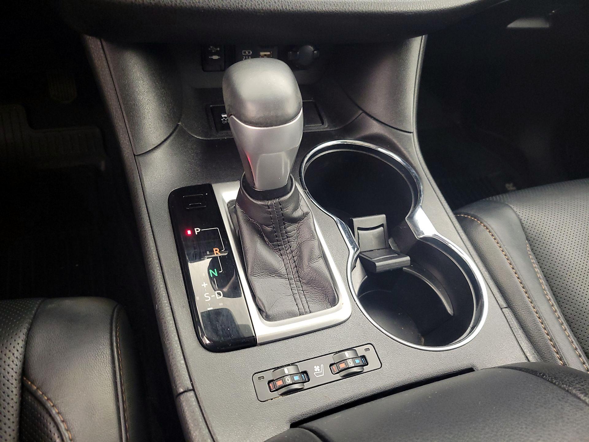 Thumbnail: 2019 Toyota Highlander - 18