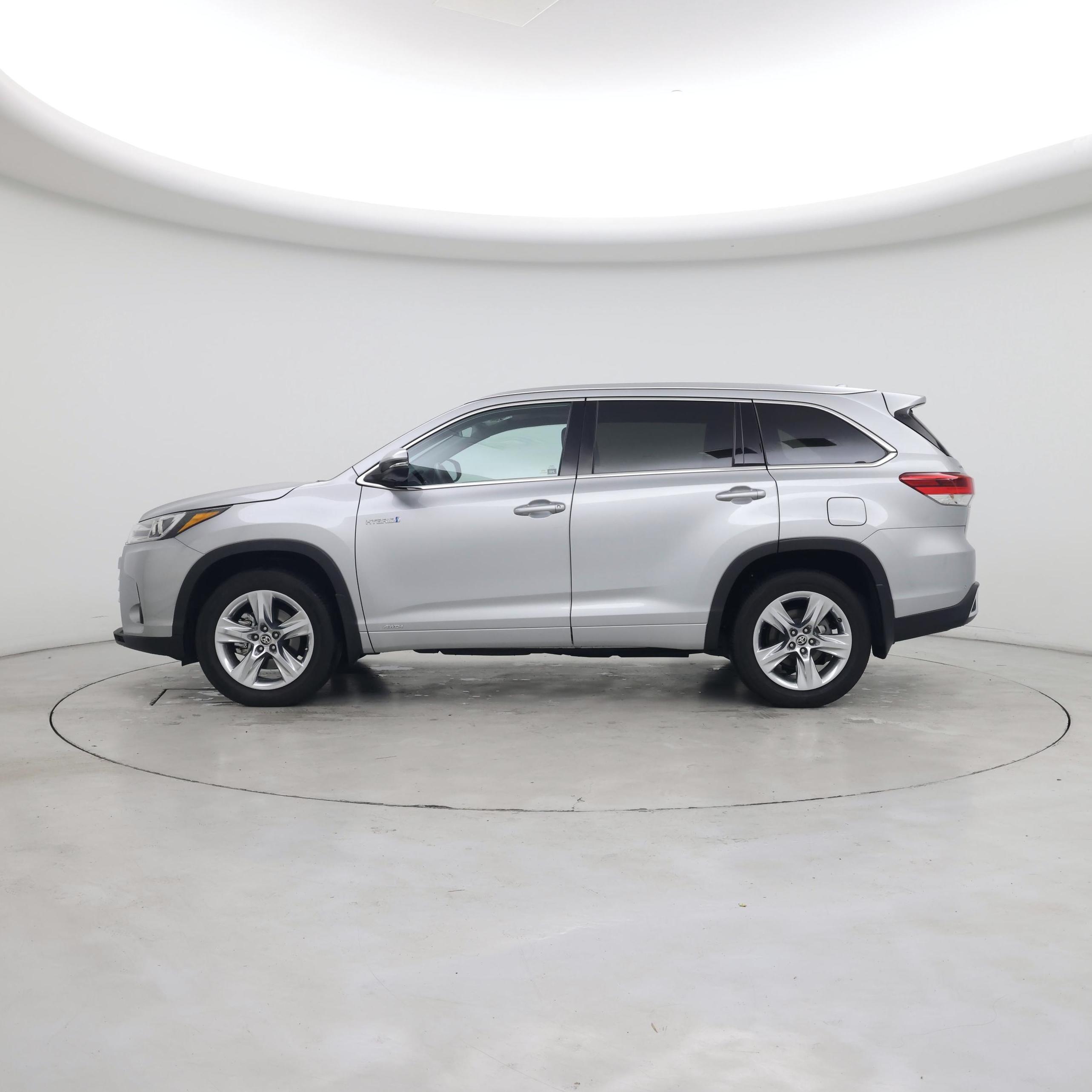 Thumbnail: 2019 Toyota Highlander - 3