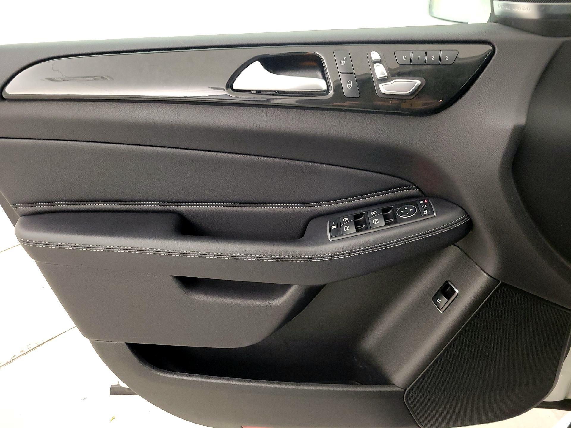 Thumbnail: 2017 Mercedes-Benz GLE - 12