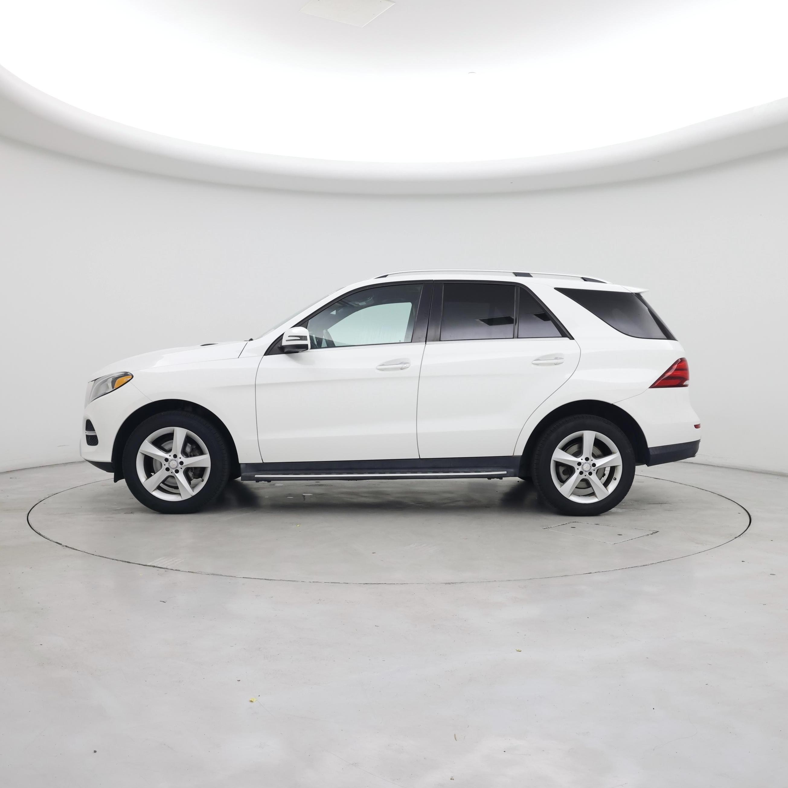 Thumbnail: 2017 Mercedes-Benz GLE - 3