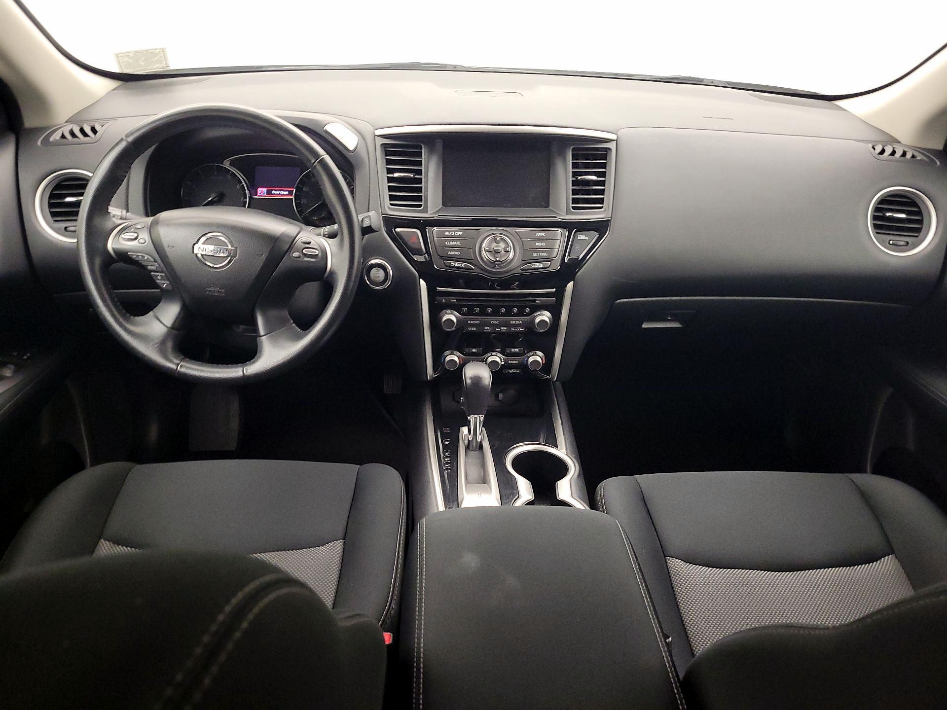 Thumbnail: 2017 Nissan Pathfinder - 9