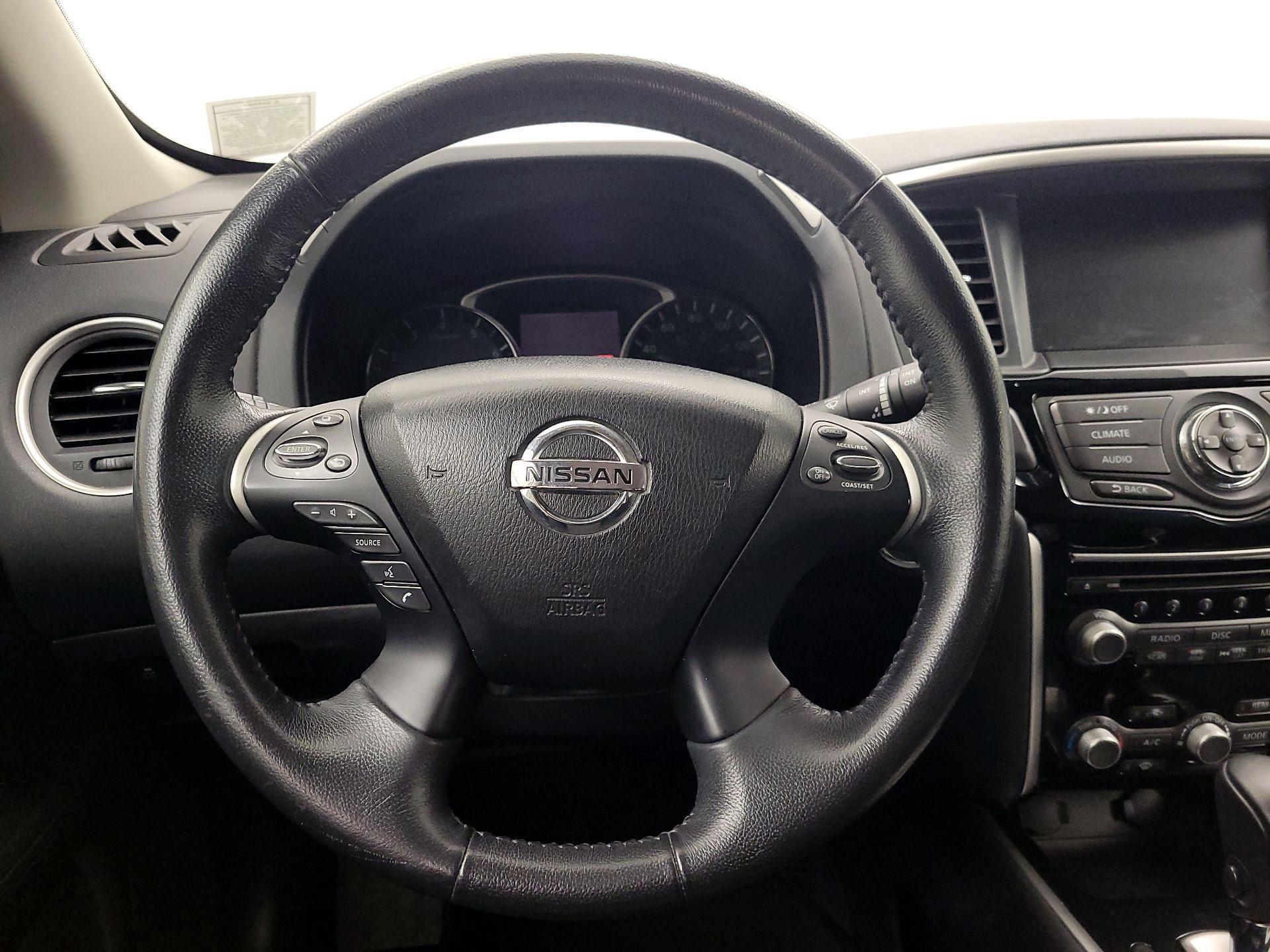 Thumbnail: 2017 Nissan Pathfinder - 10