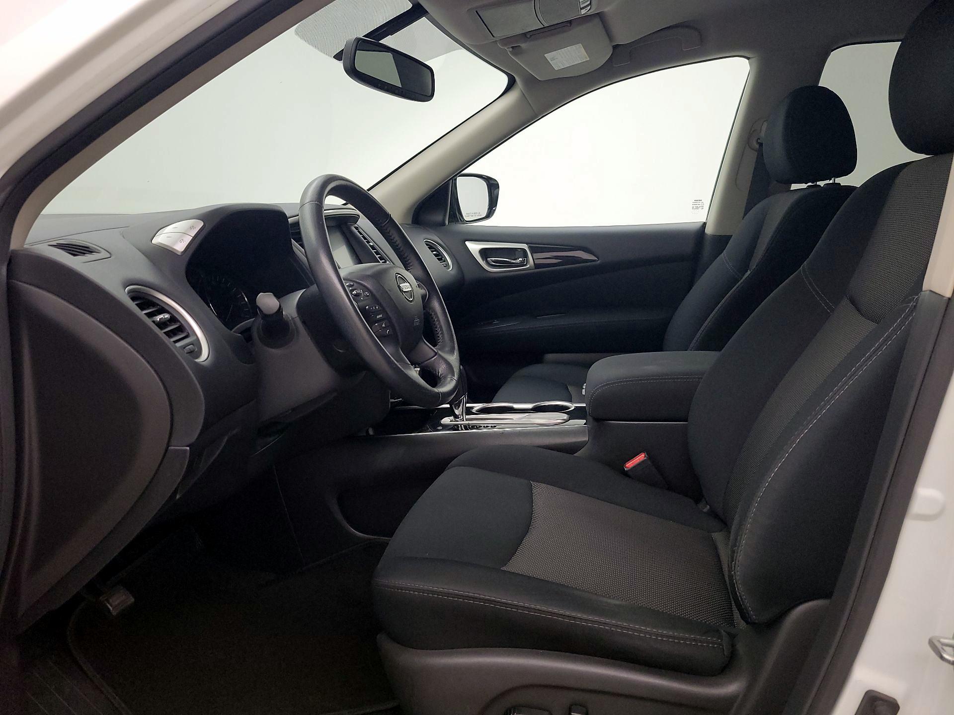 Thumbnail: 2017 Nissan Pathfinder - 11