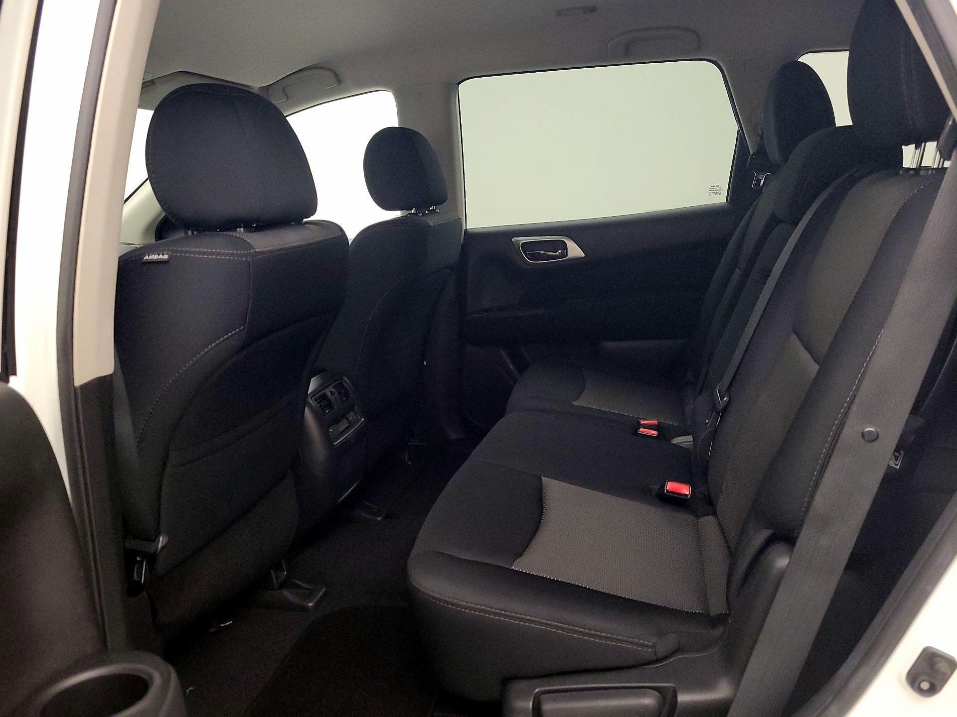 Thumbnail: 2017 Nissan Pathfinder - 19