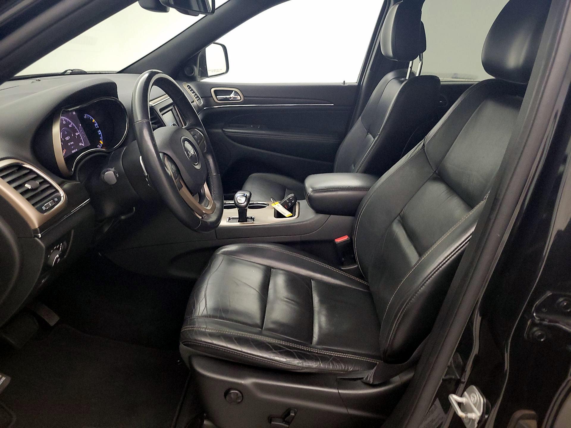 Thumbnail: 2015 Jeep Grand Cherokee - 11