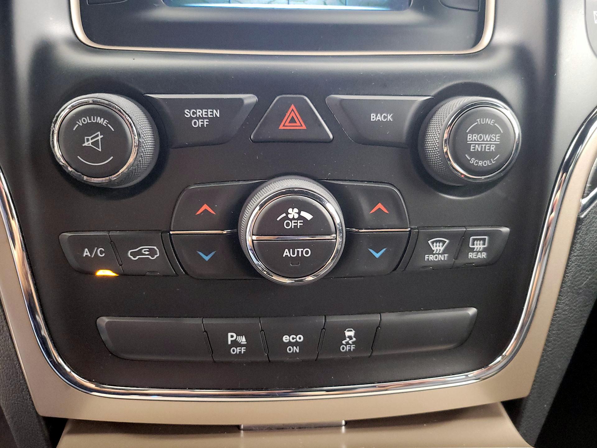 Thumbnail: 2015 Jeep Grand Cherokee - 16