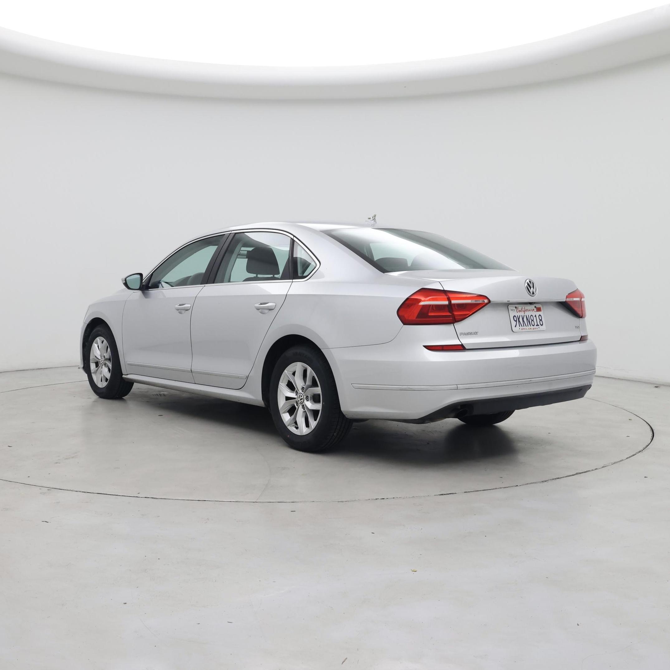 Thumbnail: 2016 Volkswagen Passat - 2