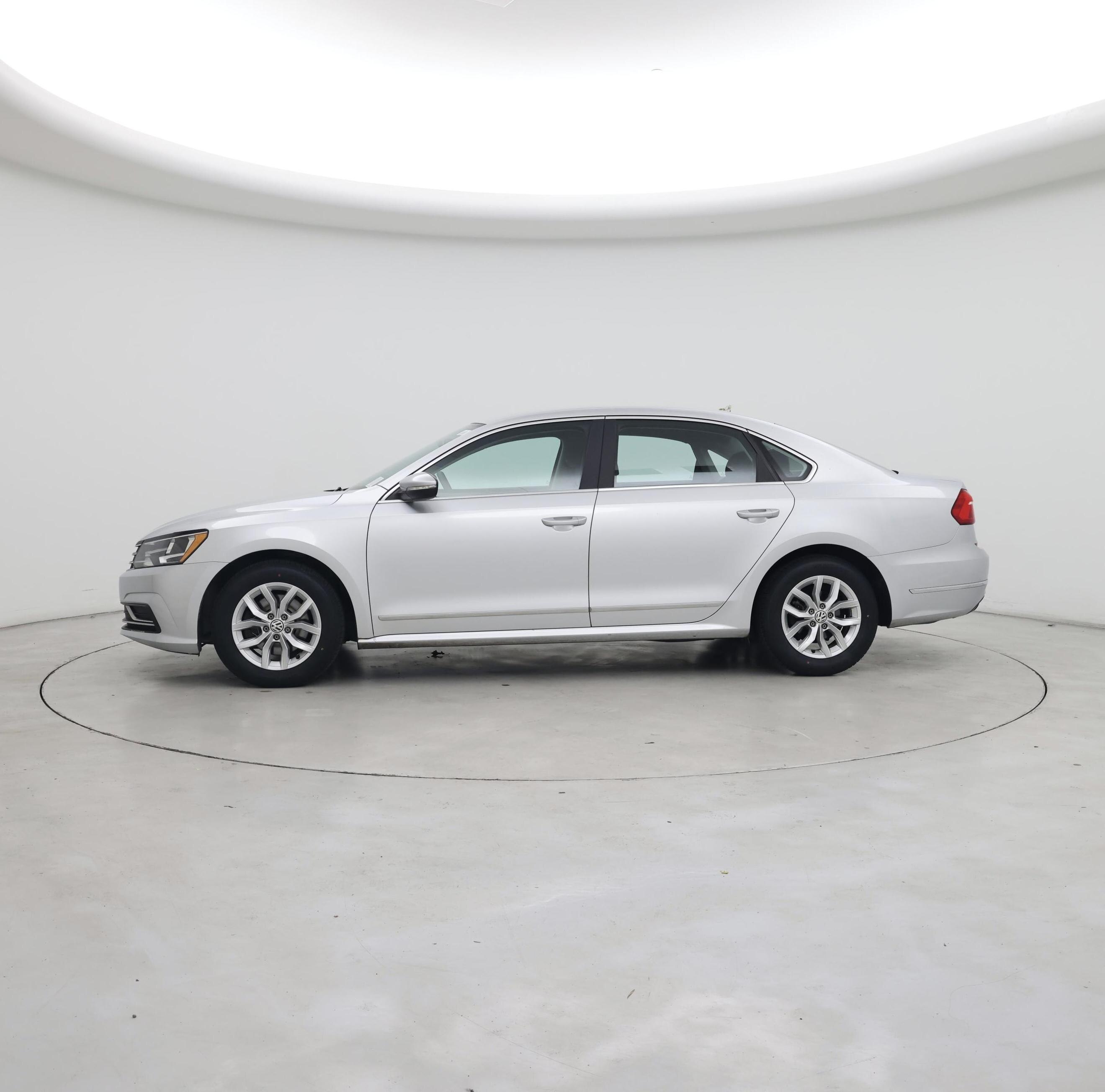 Thumbnail: 2016 Volkswagen Passat - 3