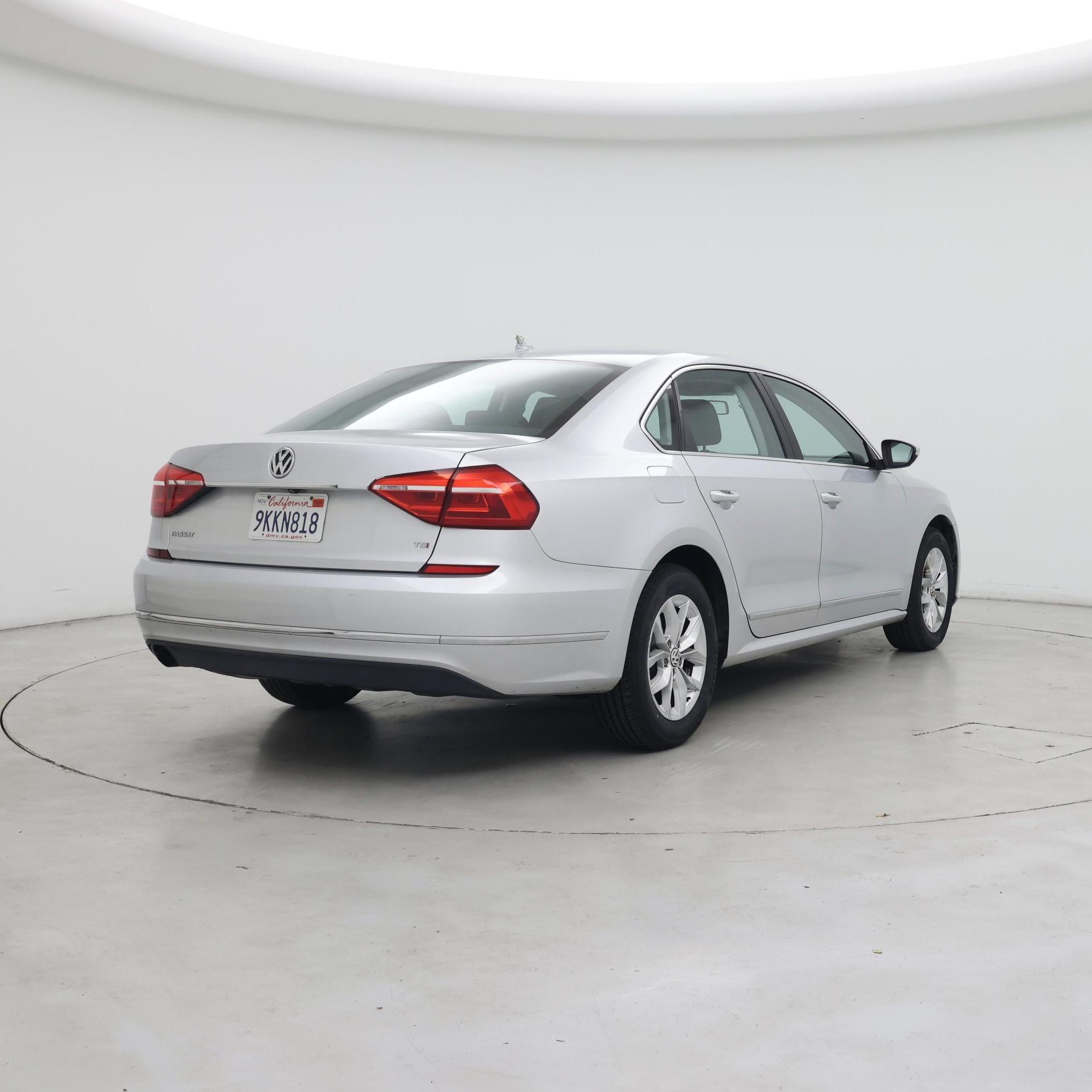 Thumbnail: 2016 Volkswagen Passat - 8