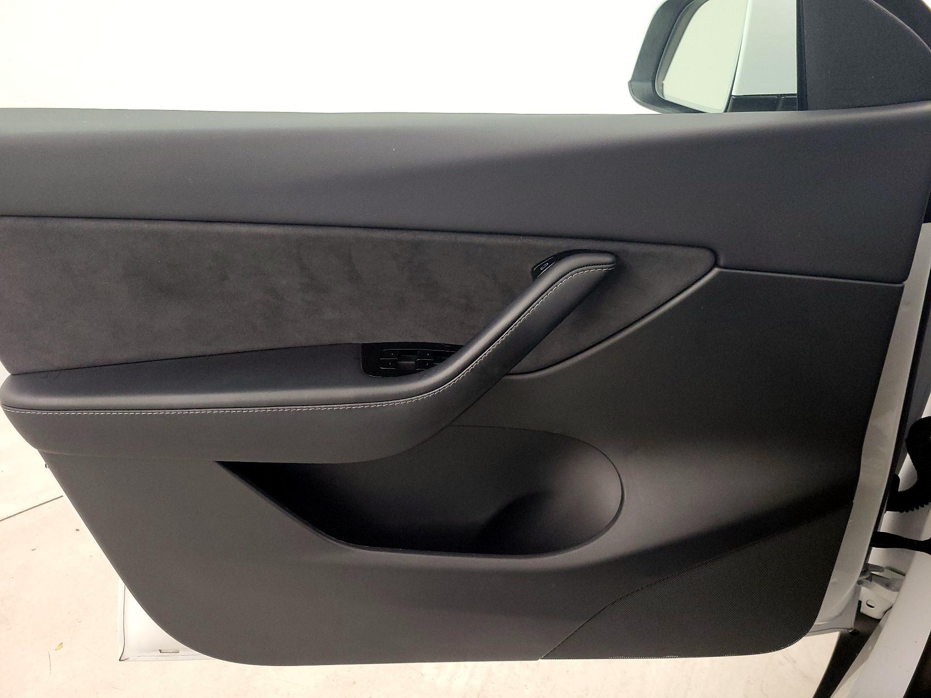 Thumbnail: 2021 Tesla Model Y - 12