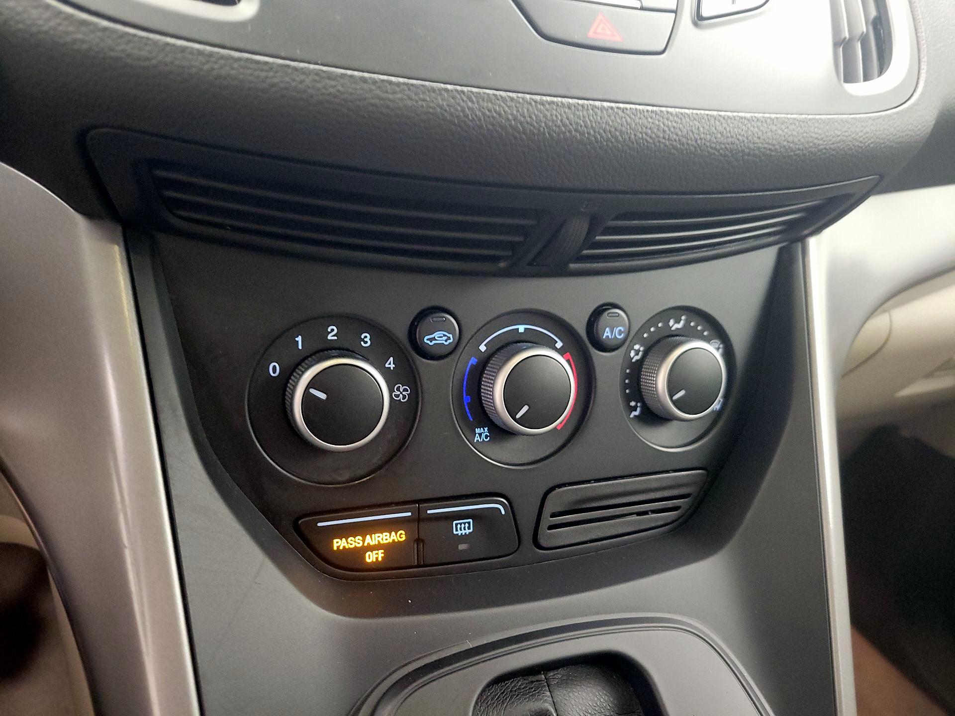 Thumbnail: 2015 Ford Escape - 16