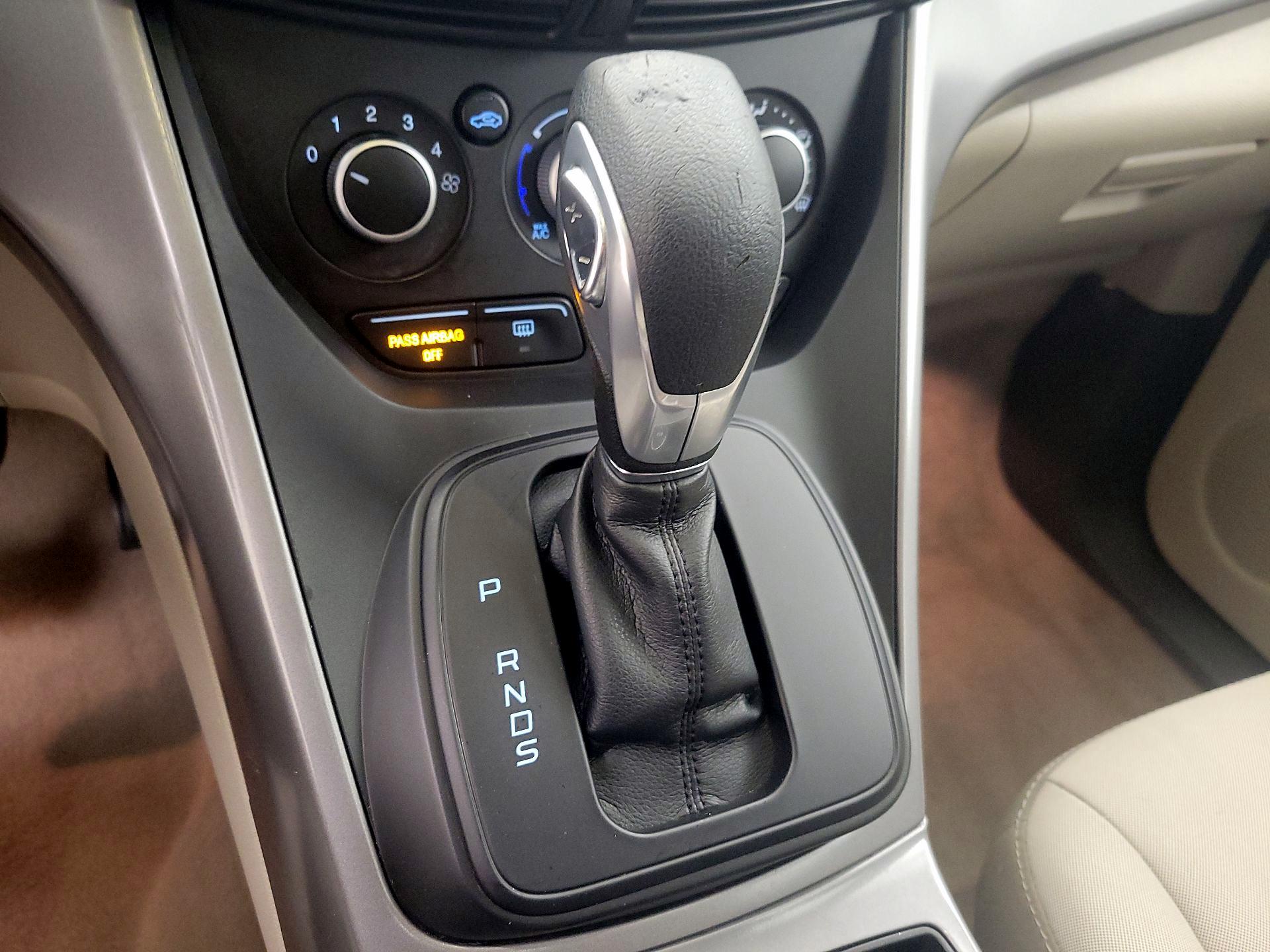 Thumbnail: 2015 Ford Escape - 17