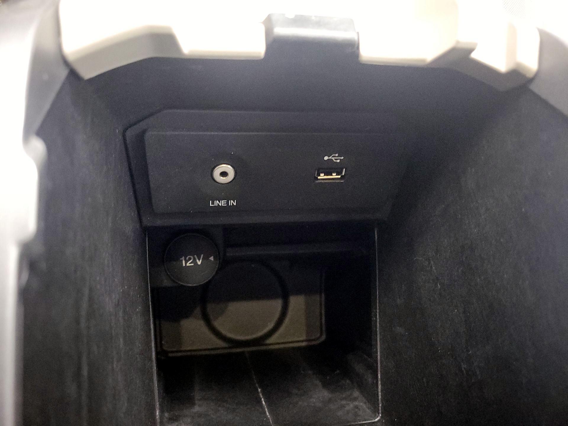 Thumbnail: 2015 Ford Escape - 18