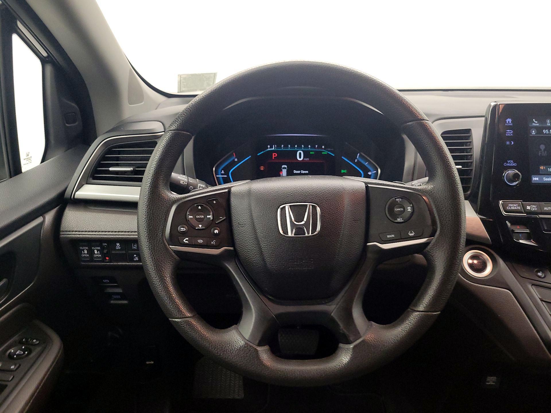 Thumbnail: 2018 Honda Odyssey - 10