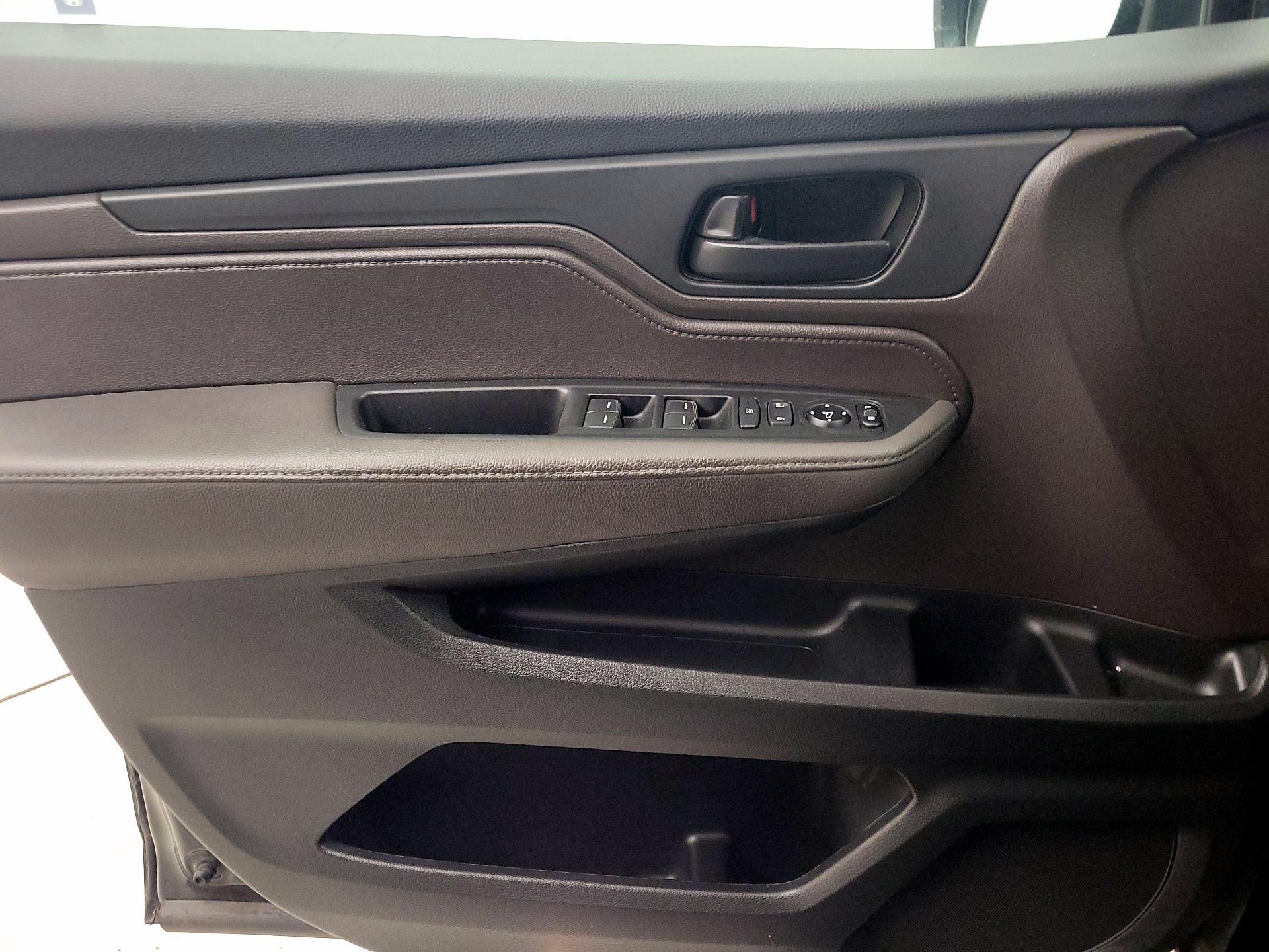 Thumbnail: 2018 Honda Odyssey - 12