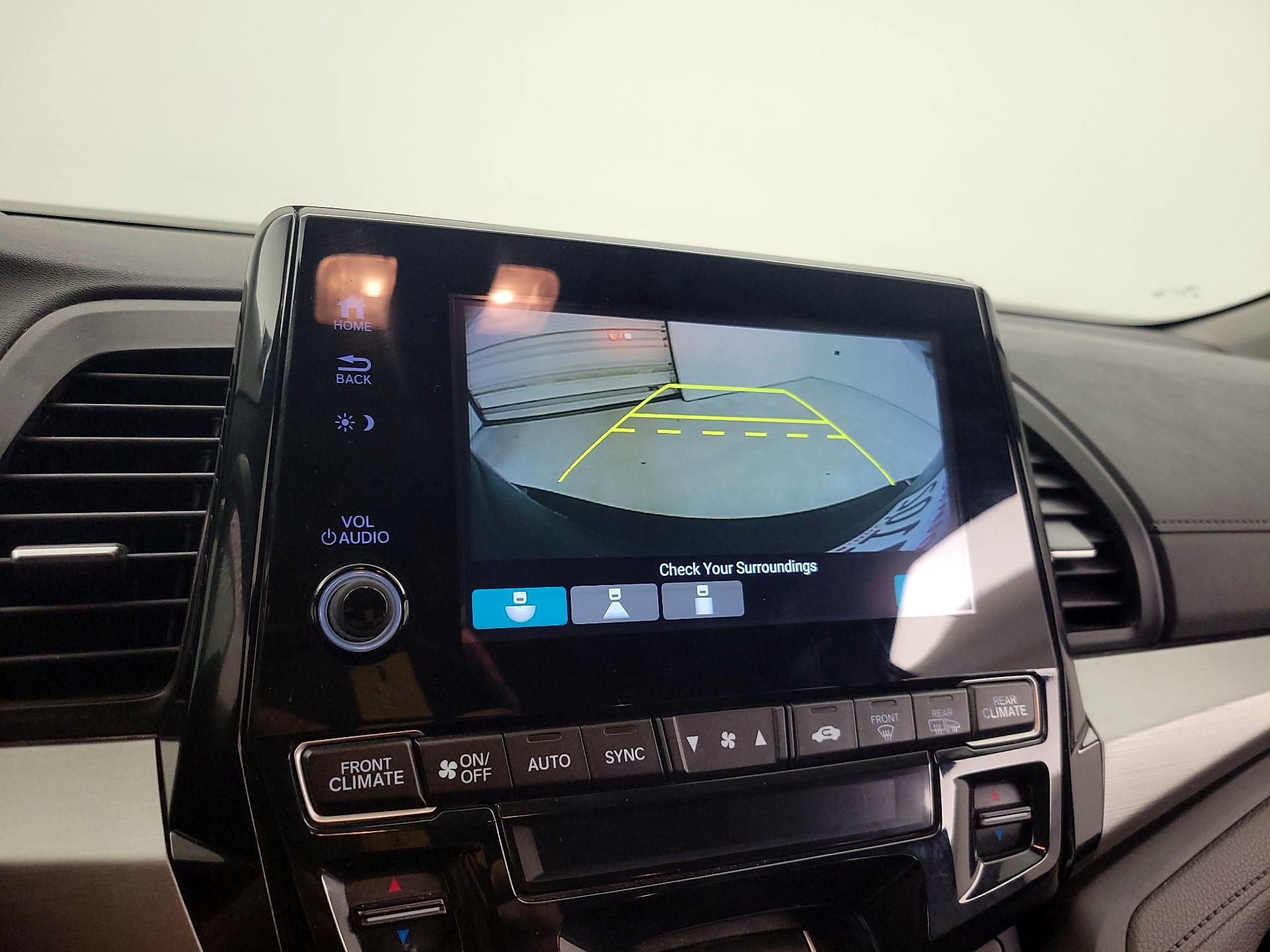 Thumbnail: 2018 Honda Odyssey - 14