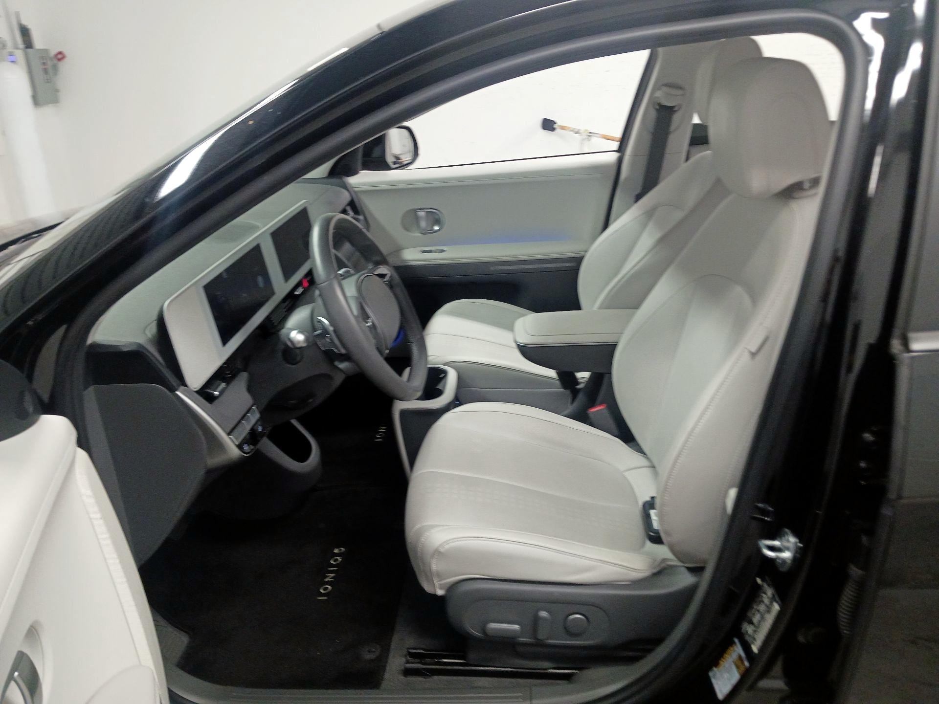 Thumbnail: 2023 Hyundai Ioniq 5 - 11