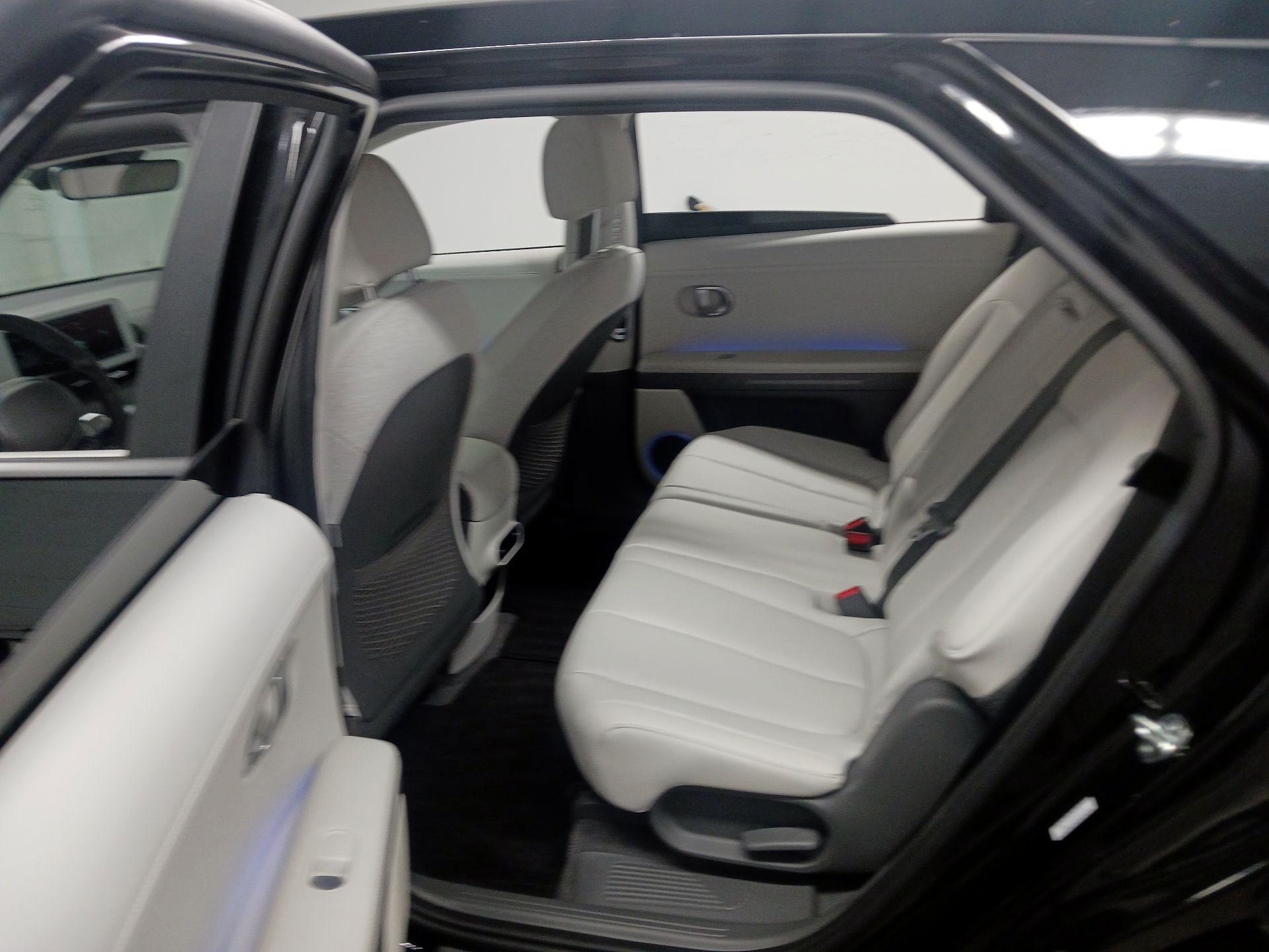 Thumbnail: 2023 Hyundai Ioniq 5 - 17