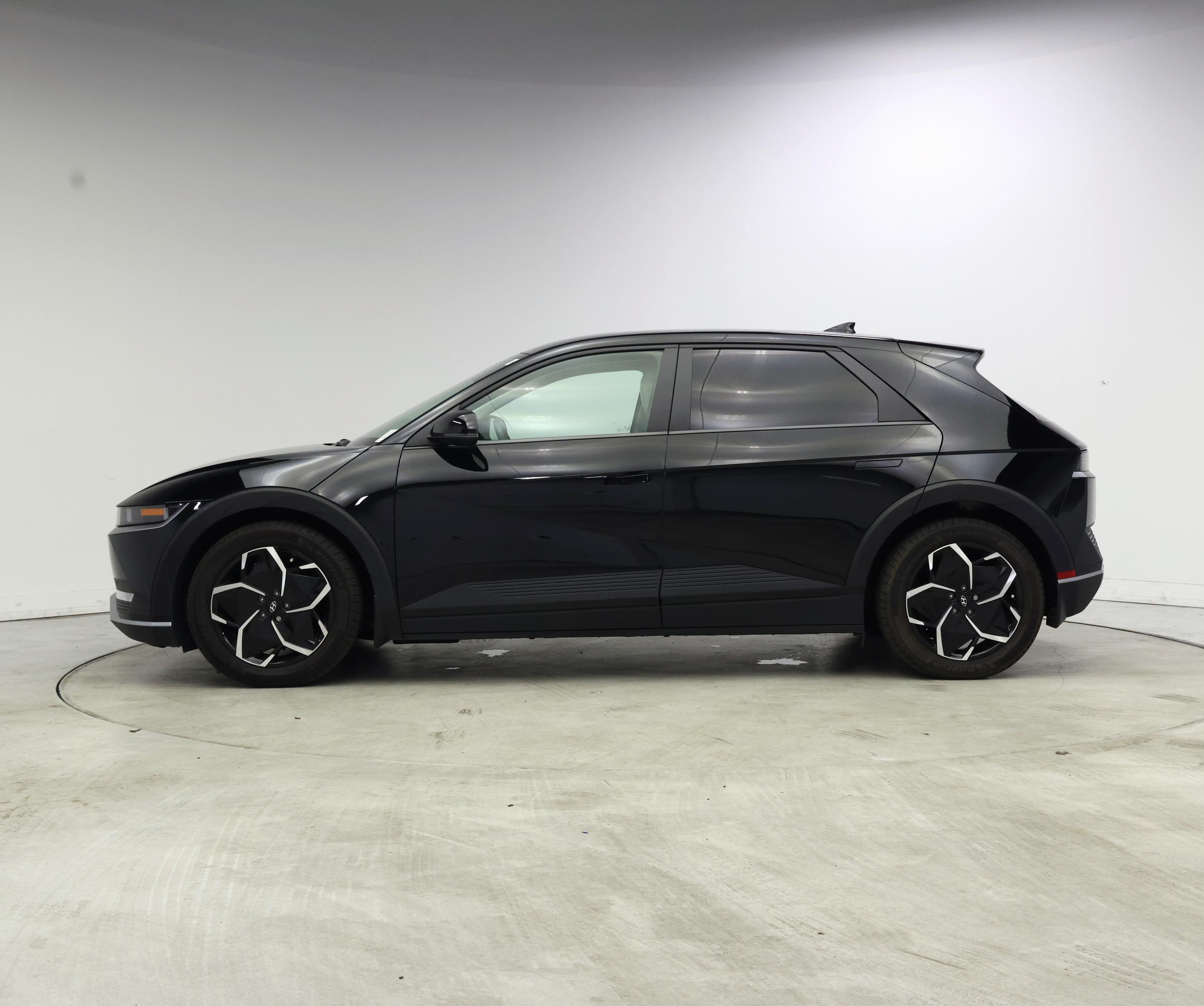 Thumbnail: 2023 Hyundai Ioniq 5 - 3