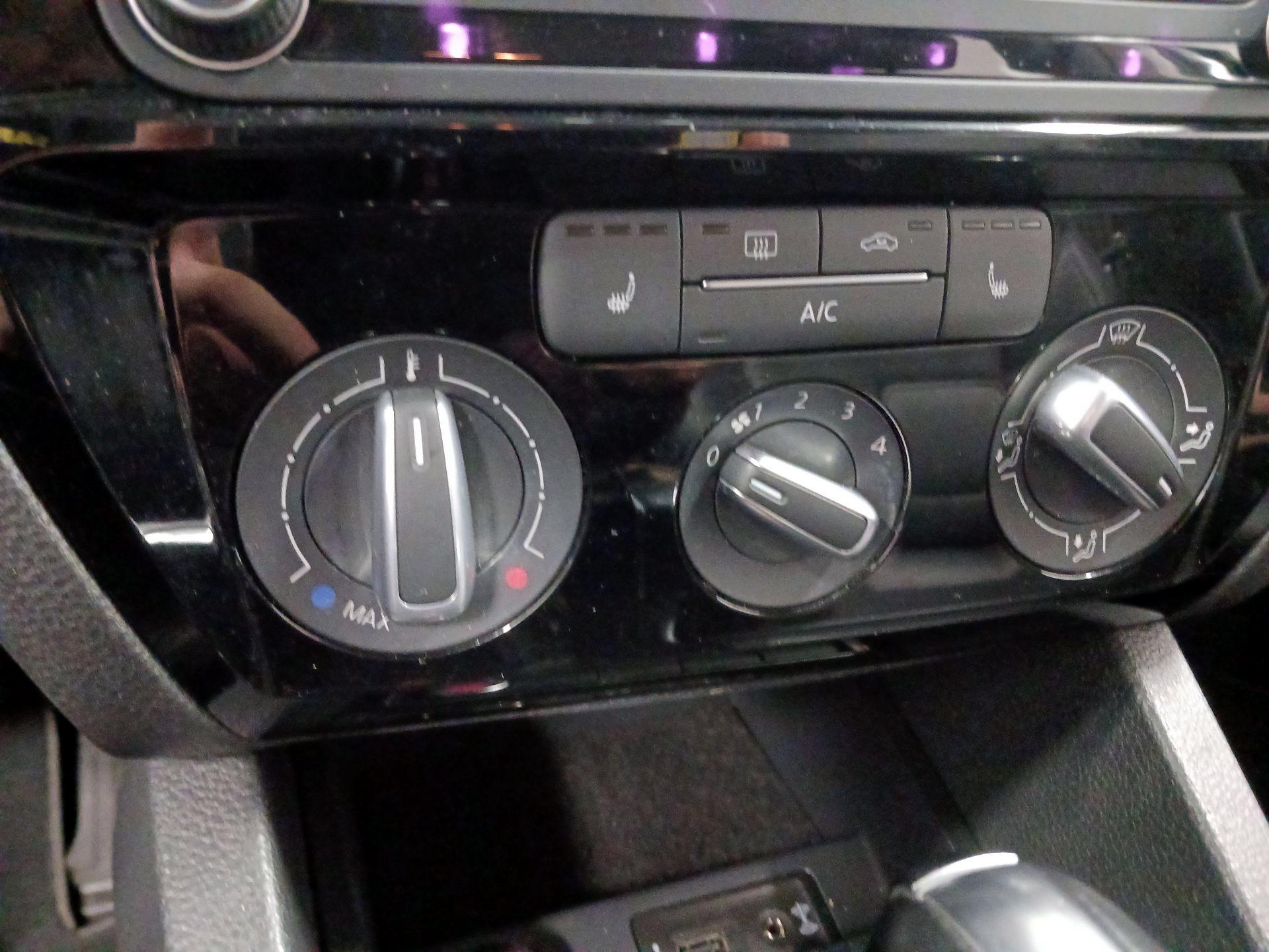 Thumbnail: 2016 Volkswagen Jetta - 15