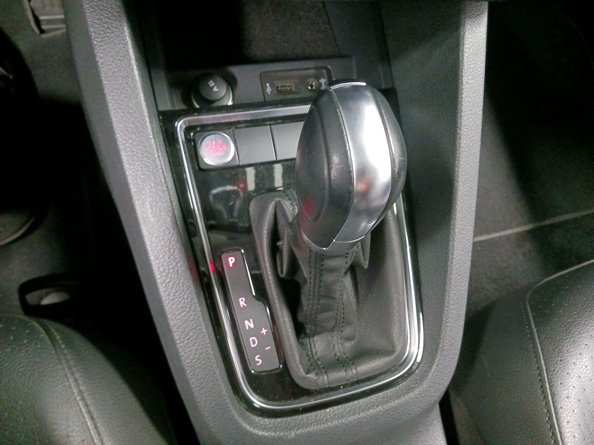 Thumbnail: 2016 Volkswagen Jetta - 16