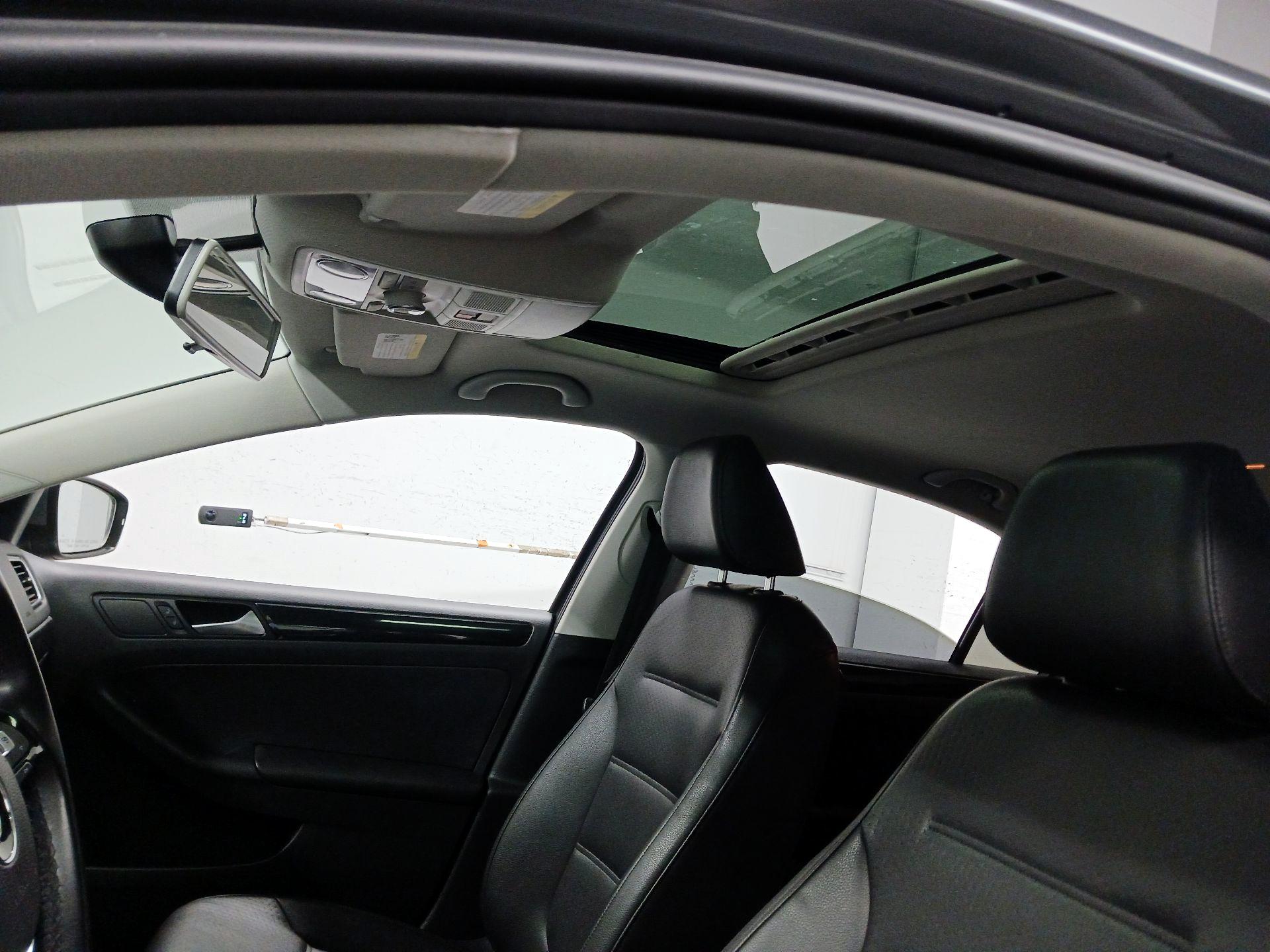 Thumbnail: 2016 Volkswagen Jetta - 18