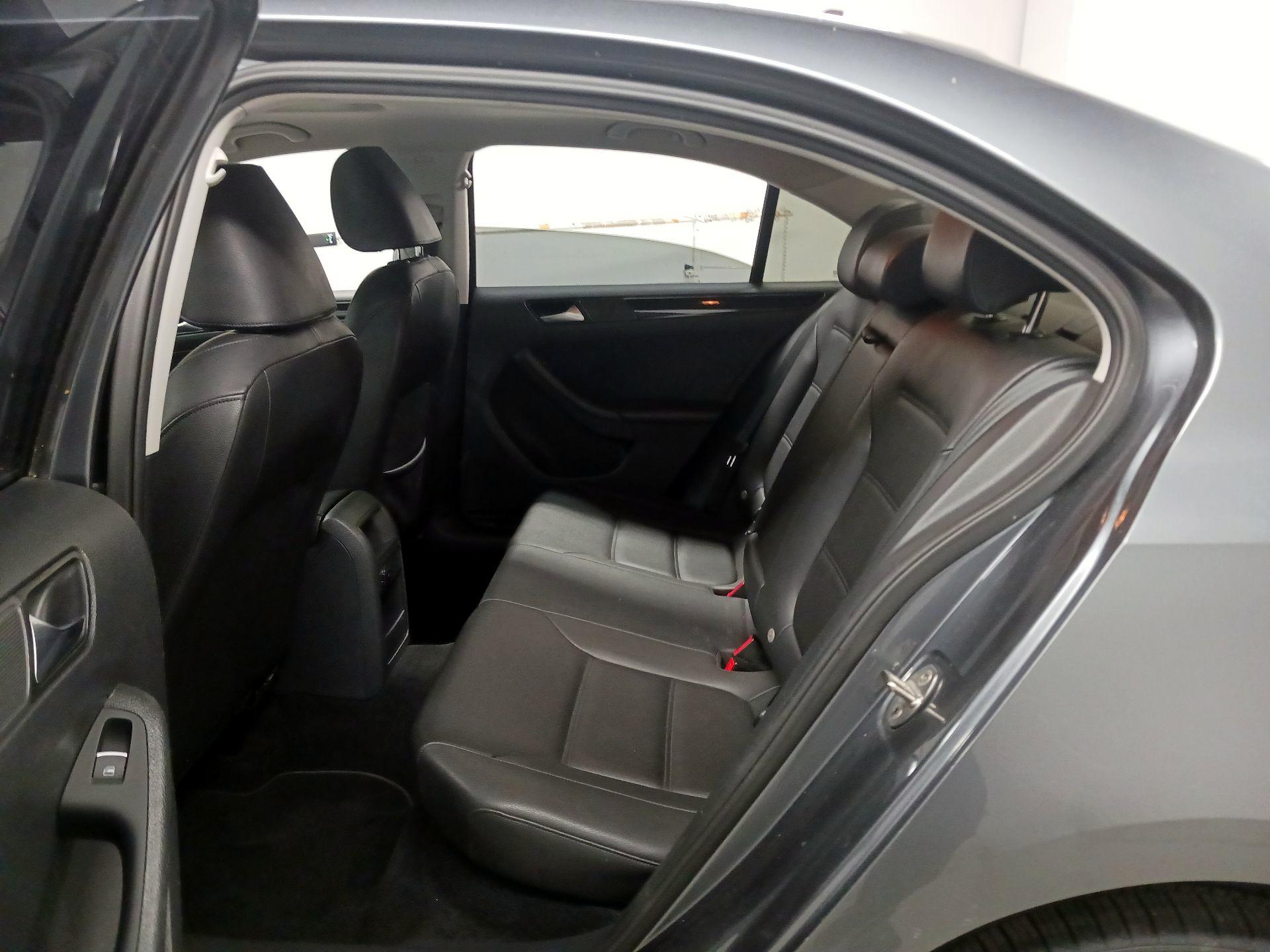 Thumbnail: 2016 Volkswagen Jetta - 19