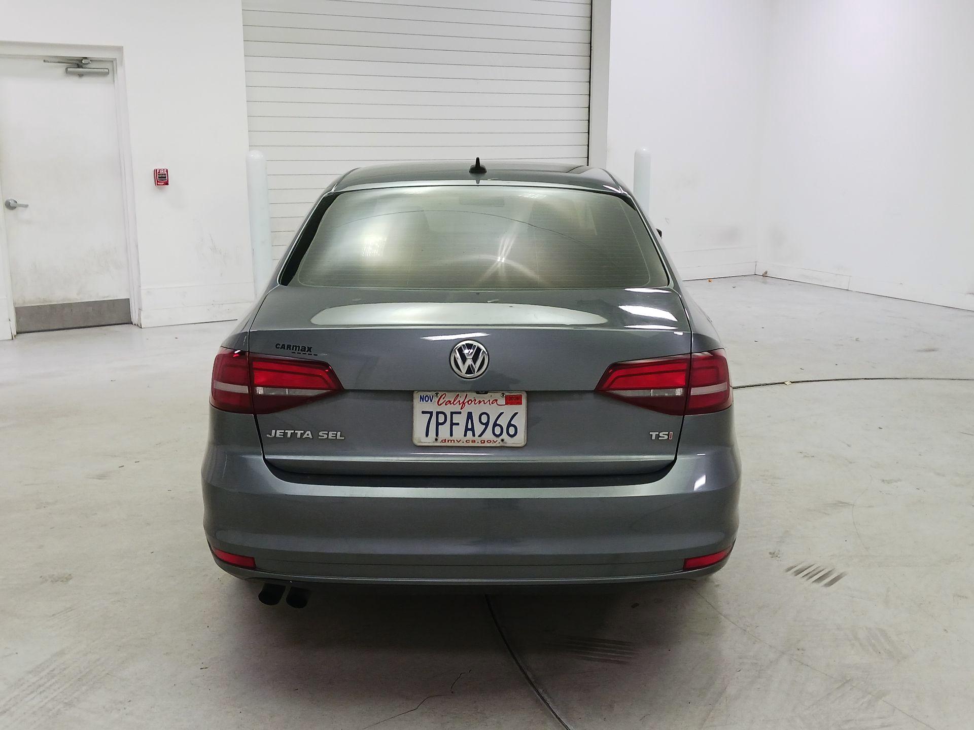 Thumbnail: 2016 Volkswagen Jetta - 6