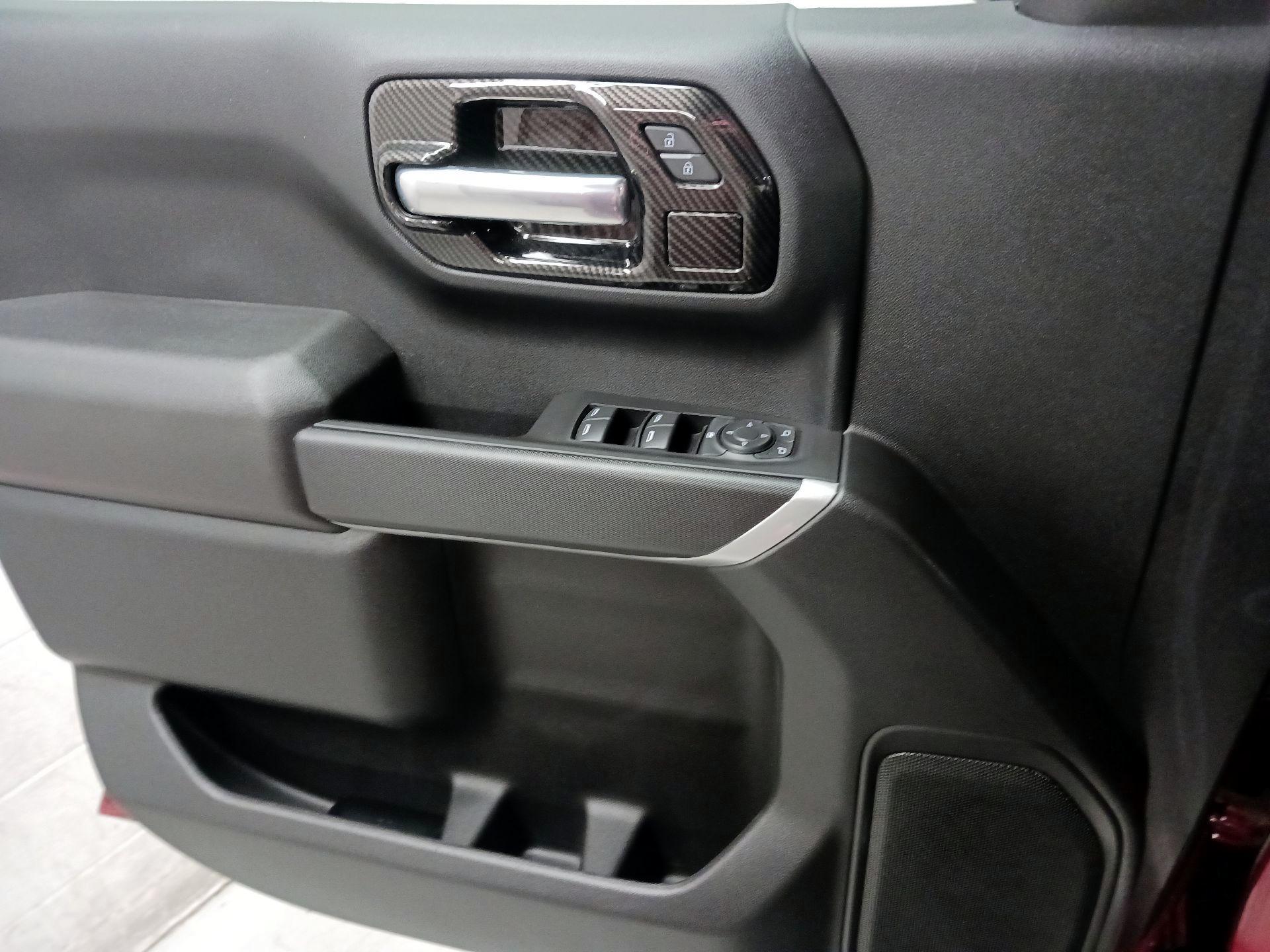 Thumbnail: 2021 Chevrolet Silverado 1500 - 12