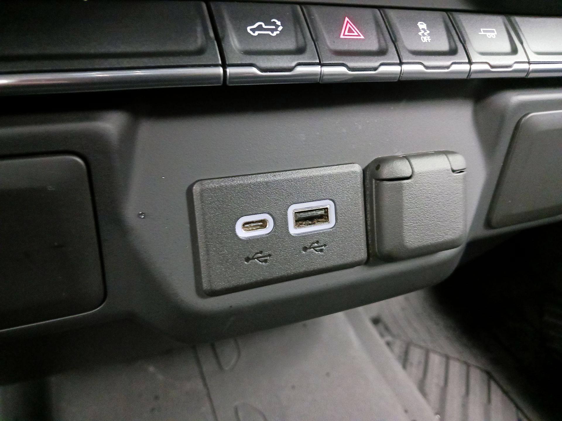 Thumbnail: 2021 Chevrolet Silverado 1500 - 18