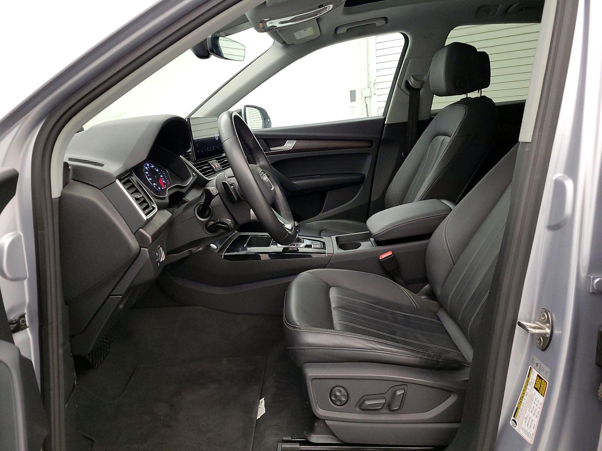 Thumbnail: 2023 Audi Q5 - 11