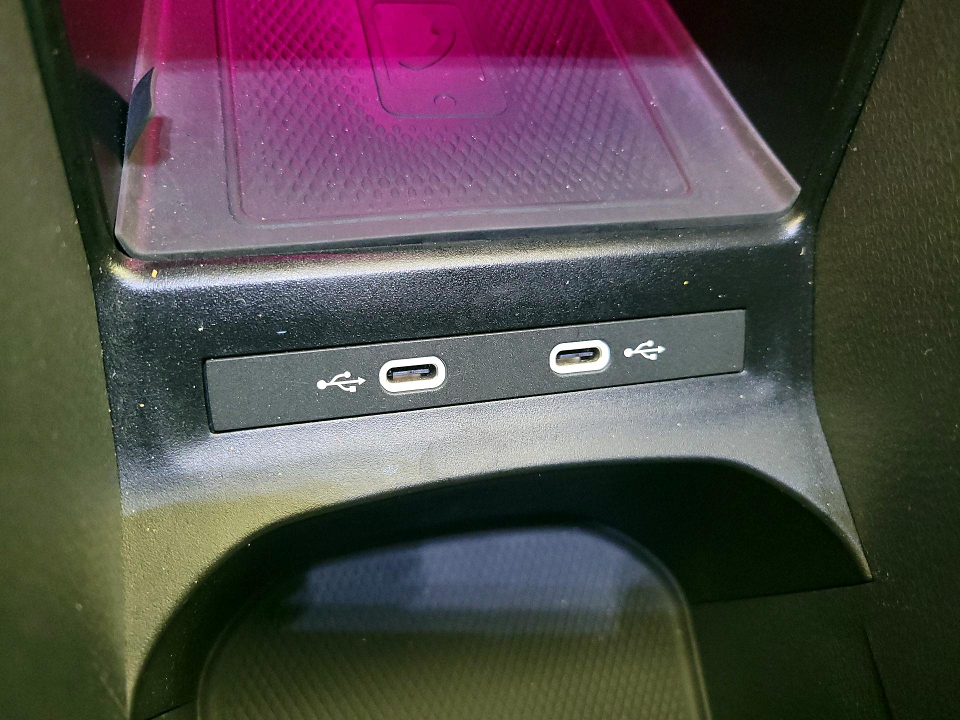 Thumbnail: 2022 Volkswagen ID.4 - 18