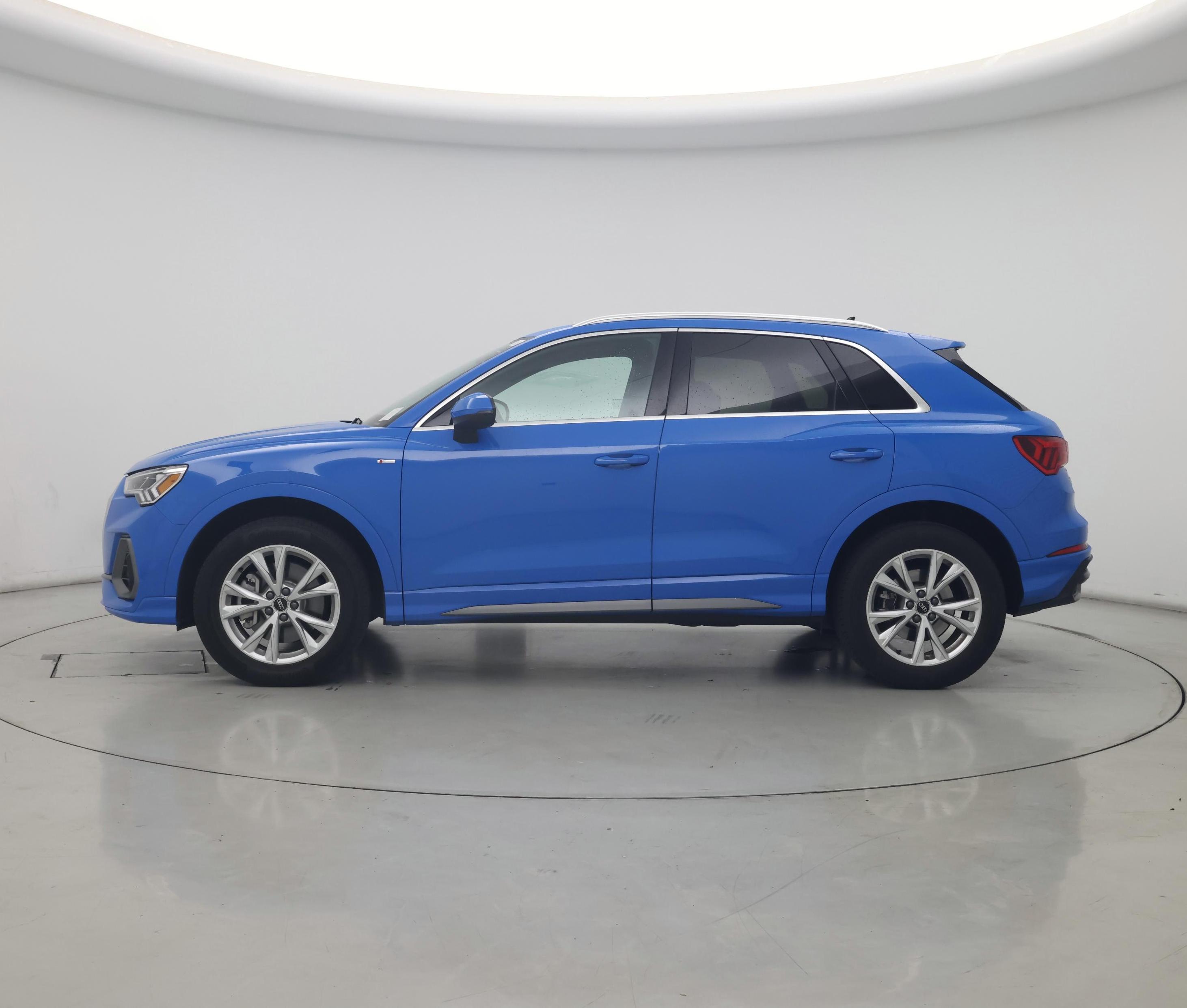 Thumbnail: 2022 Audi Q3 - 3