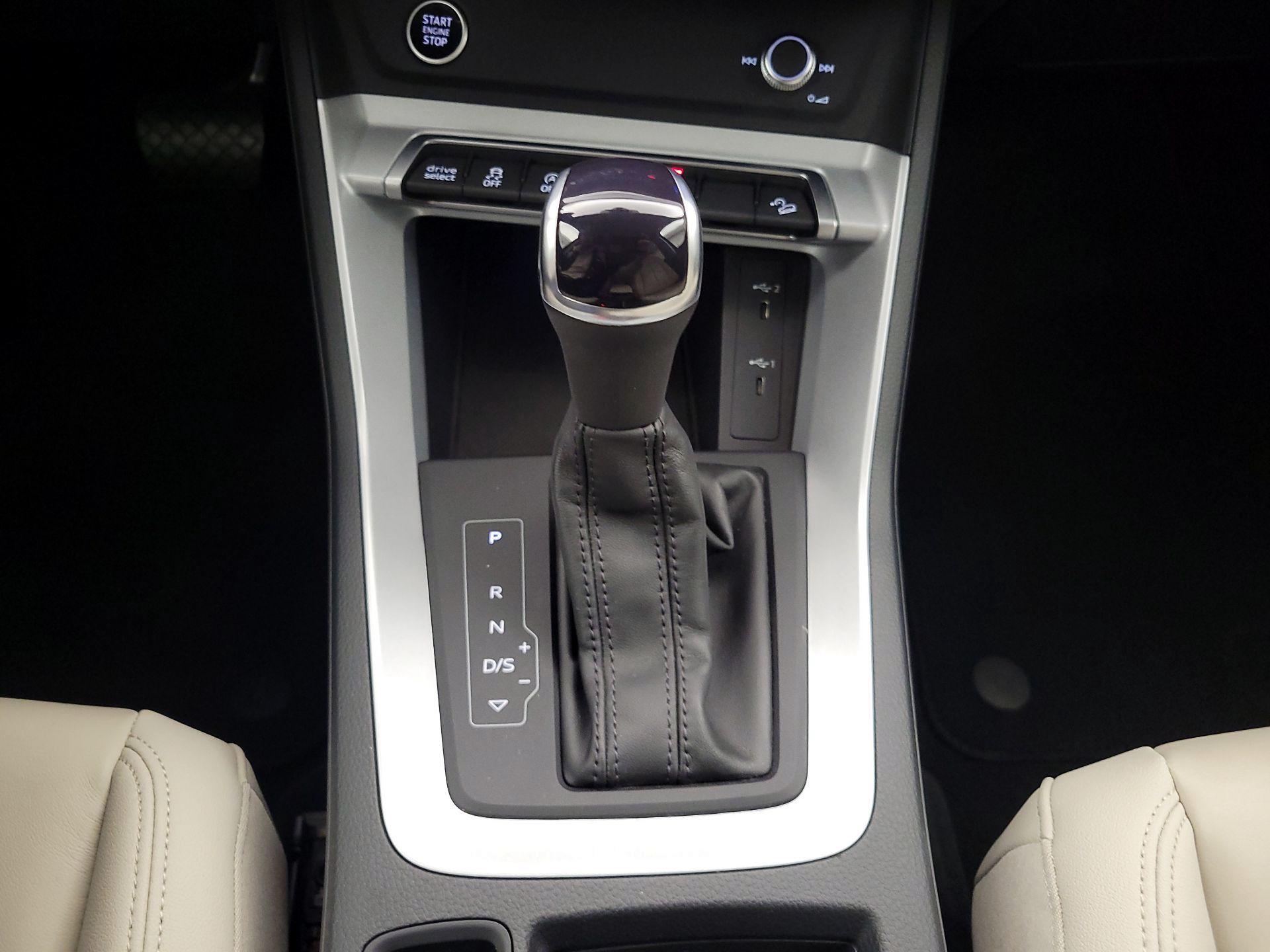 Thumbnail: 2023 Audi Q3 - 17