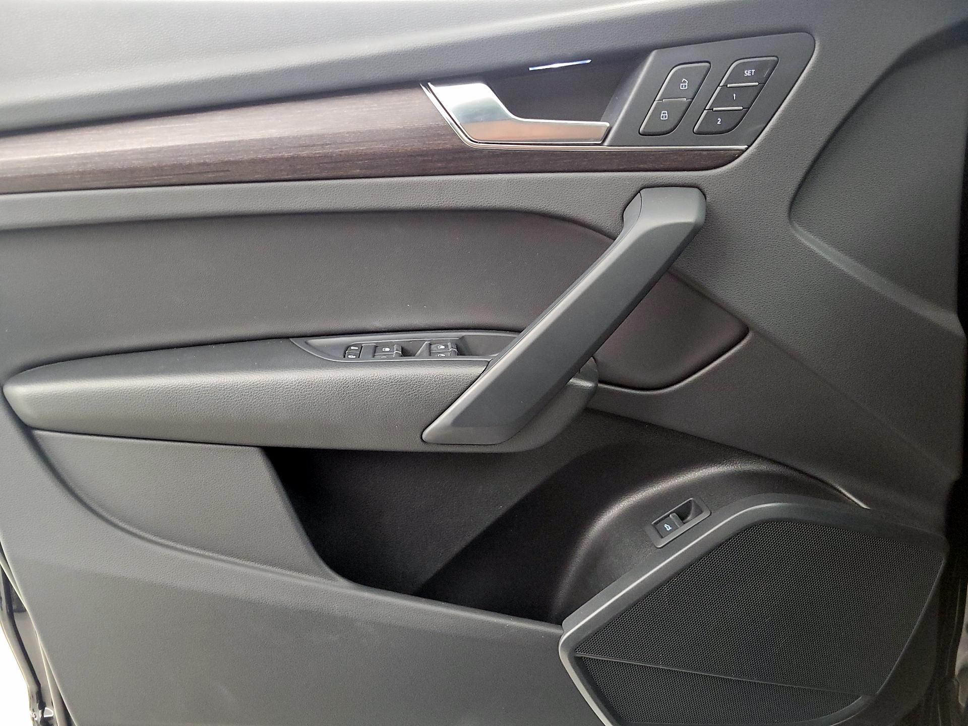 Thumbnail: 2023 Audi Q5 - 12