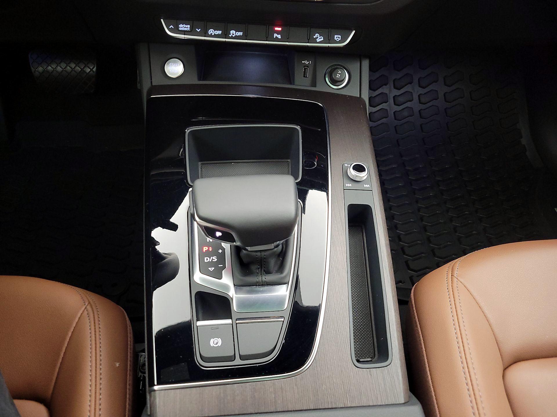 Thumbnail: 2023 Audi Q5 - 18