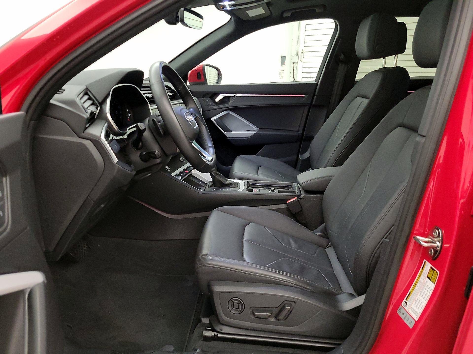 Thumbnail: 2023 Audi Q3 - 11