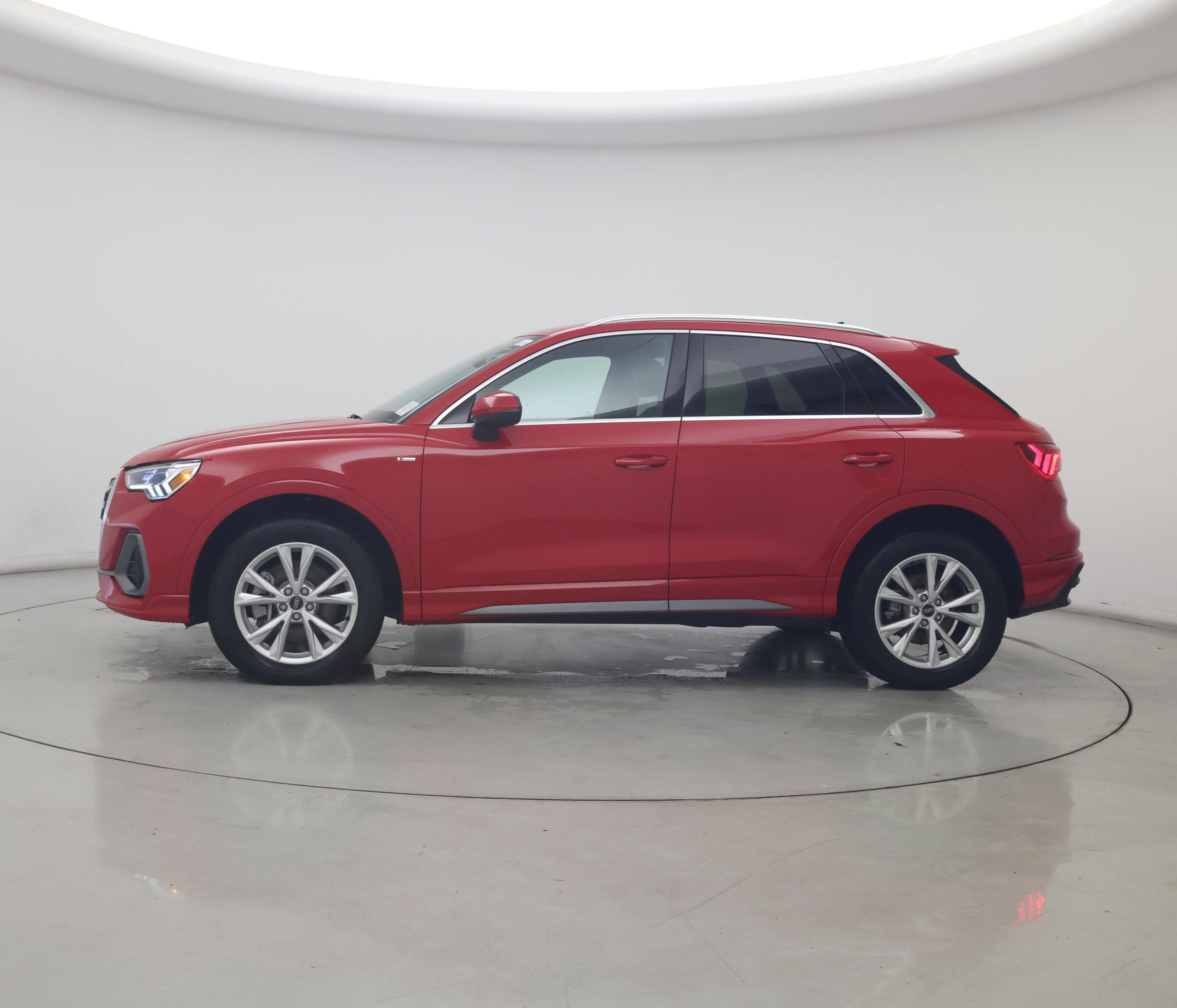 Thumbnail: 2023 Audi Q3 - 3