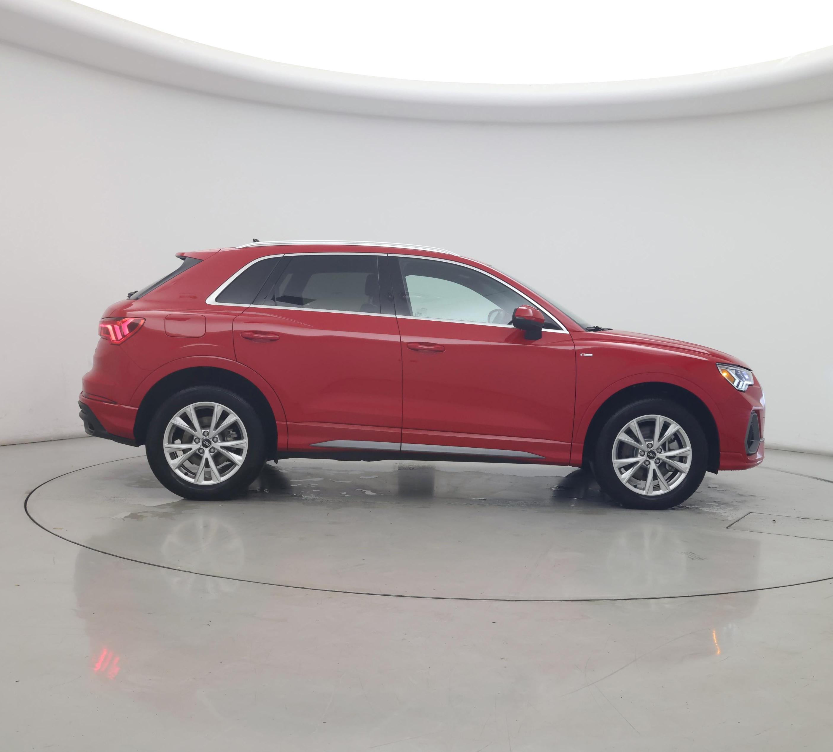 Thumbnail: 2023 Audi Q3 - 7