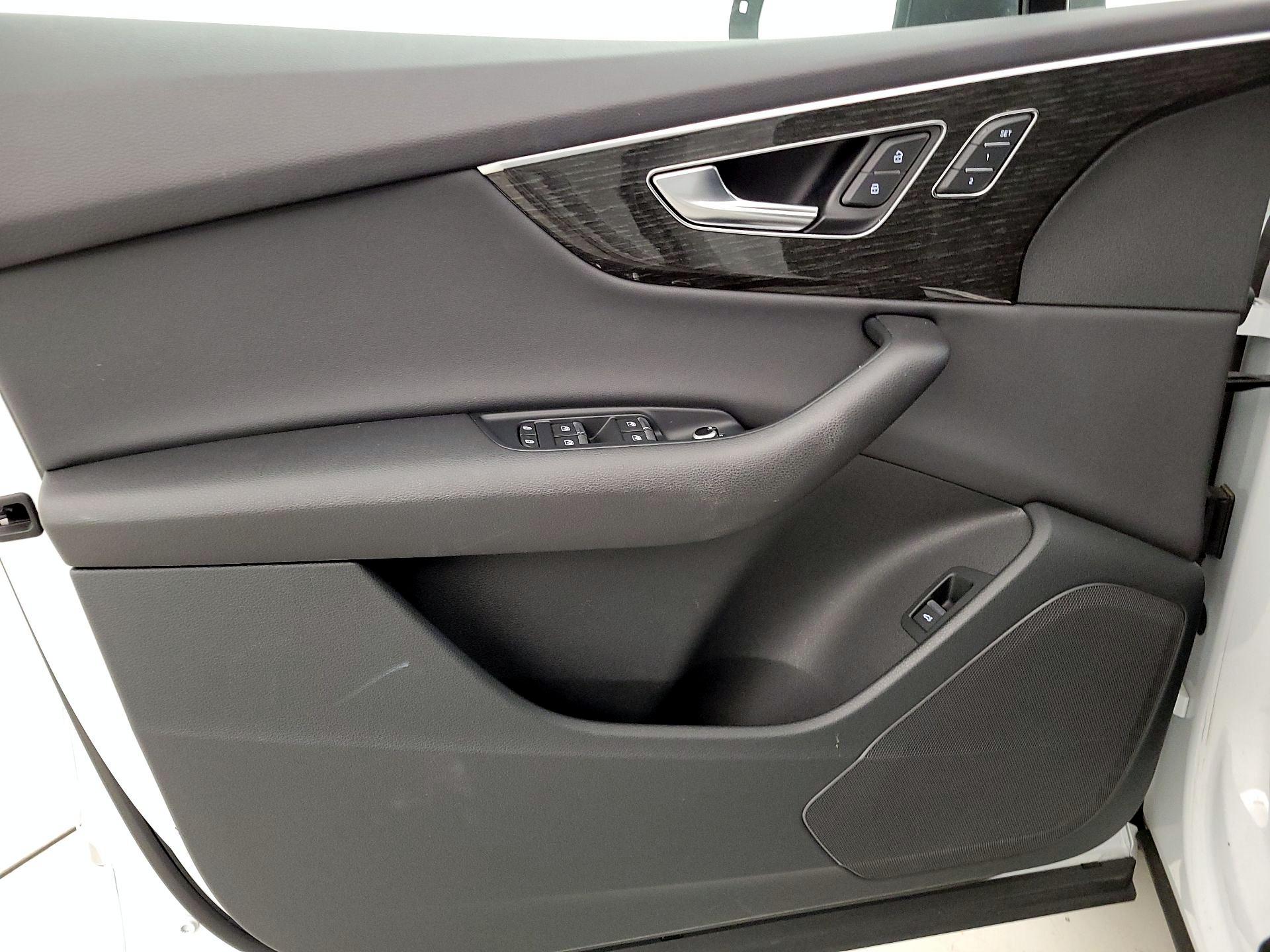 Thumbnail: 2022 Audi Q7 - 12