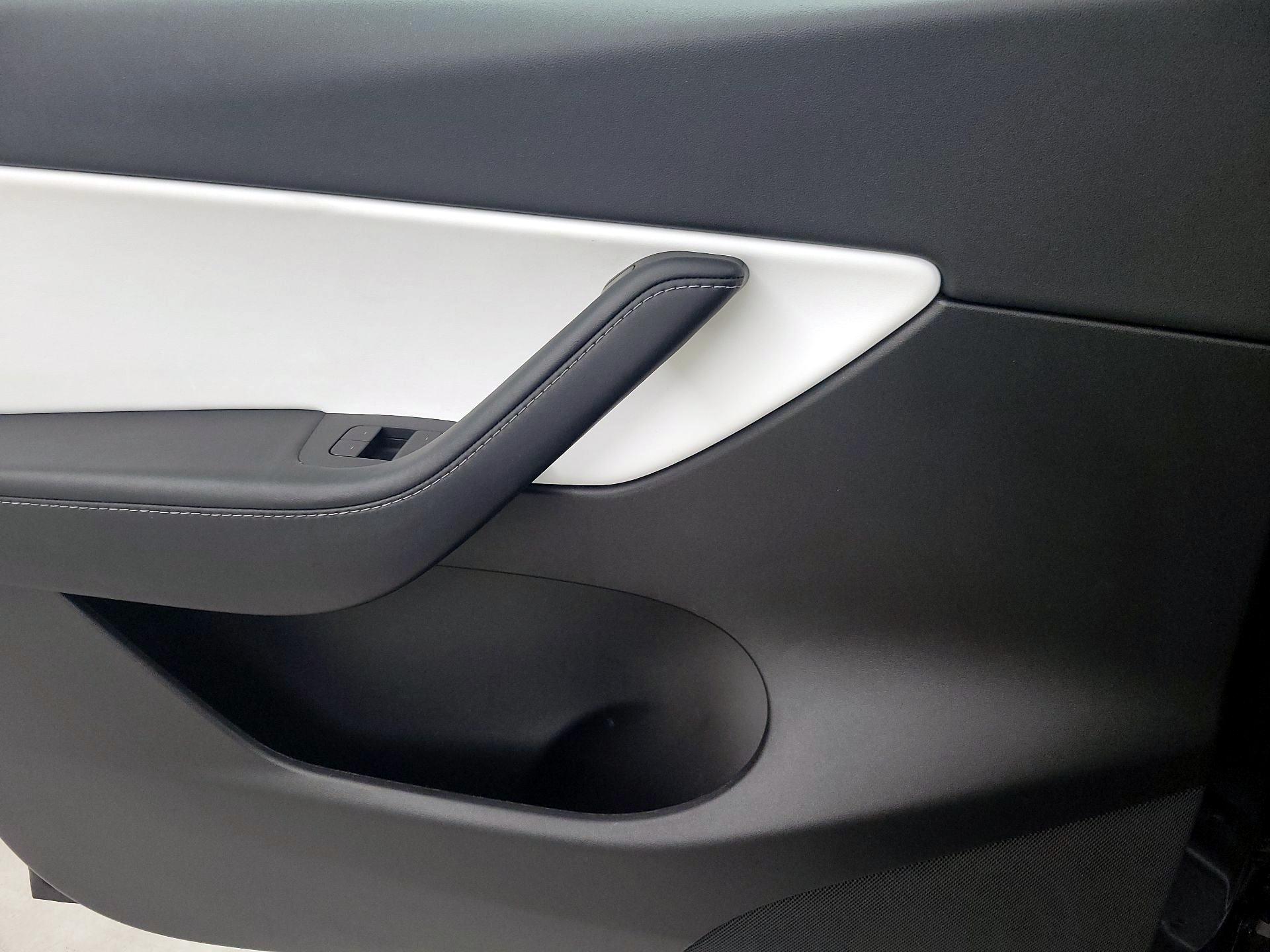 Thumbnail: 2022 Tesla Model Y - 12